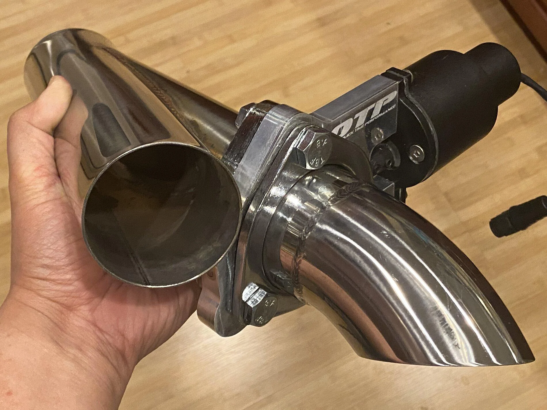 Jeep Gladiator Exhaust Cut Outs IMG_8584
