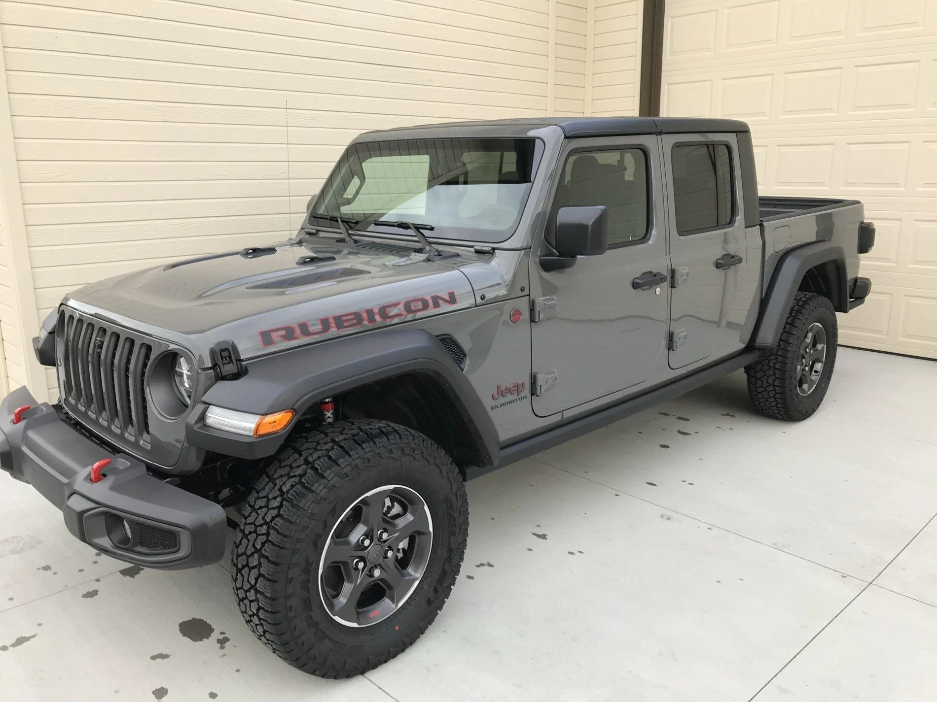 Jeep Gladiator STING GRAY Gladiator JT Club 281EA15E-2394-4991-8CBD-487801BC70AC
