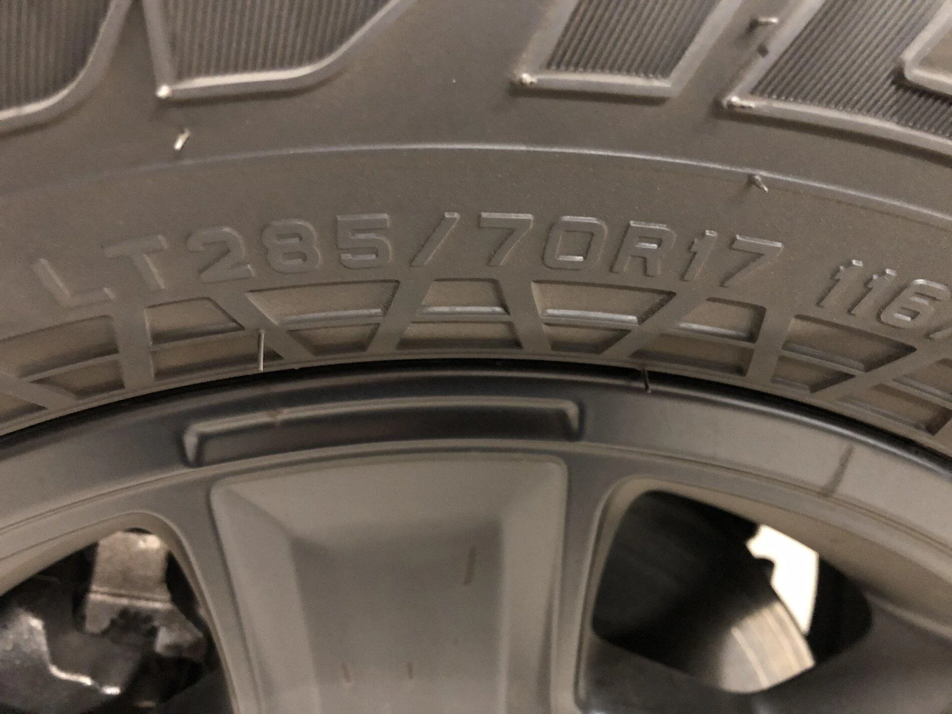 Jeep Gladiator 2021 Mojave Wheels only 5EDD18FE-36A3-4C73-8021-74BDF3EF9BF3