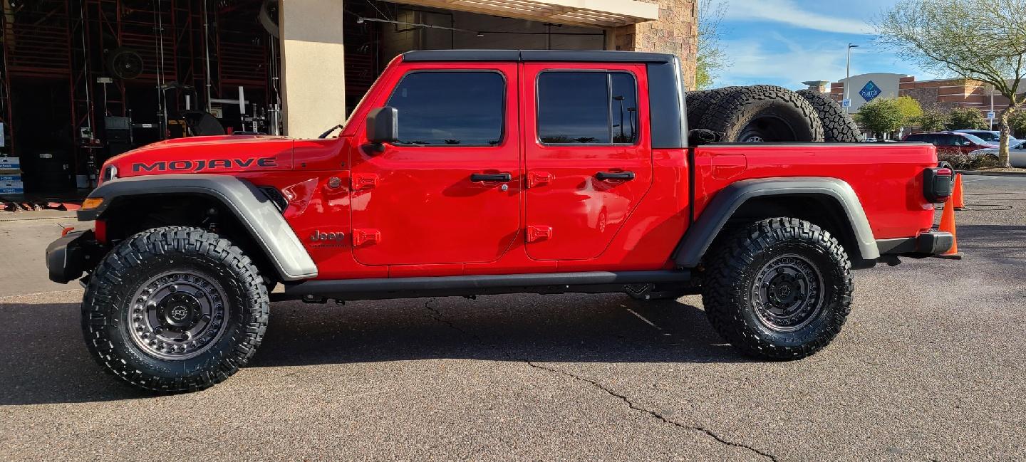 Jeep Gladiator Black Rhino armory wheels 17” E3690B73-CCE3-4A92-AD5F-BD7E373C9A73