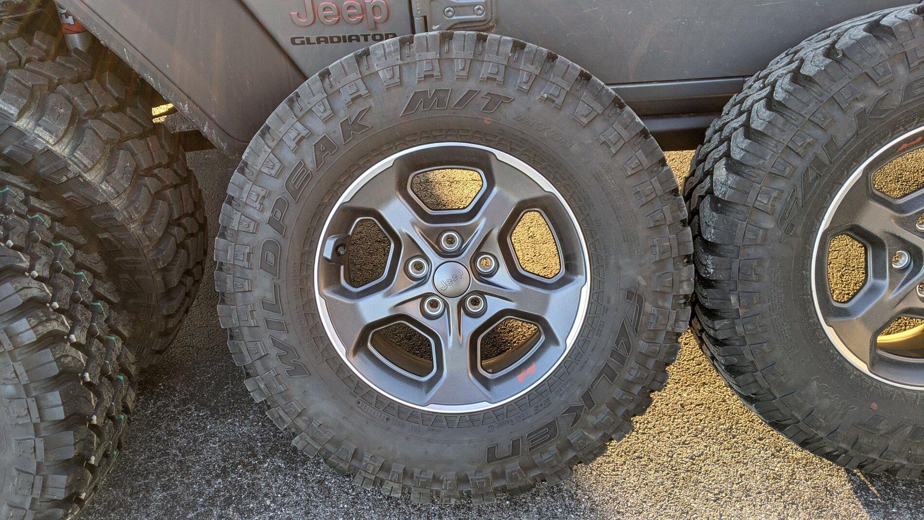 Jeep Gladiator Set of 4 2021 Rubicon Wheels/Tires/TPMS/Lugnuts plus spare tire PXL_20210225_224646903