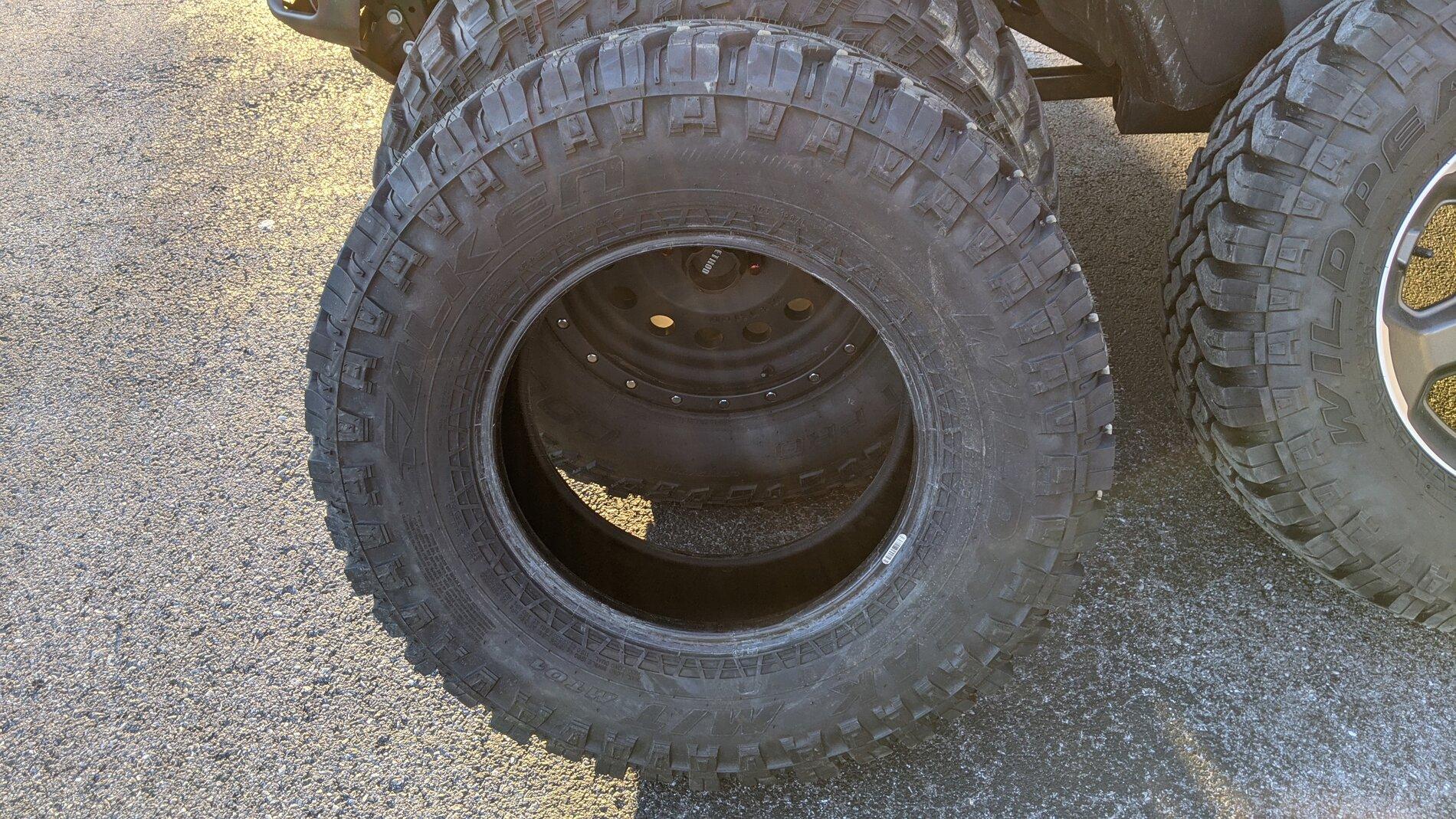 Jeep Gladiator Set of 4 2021 Rubicon Wheels/Tires/TPMS/Lugnuts plus spare tire PXL_20210225_224712994