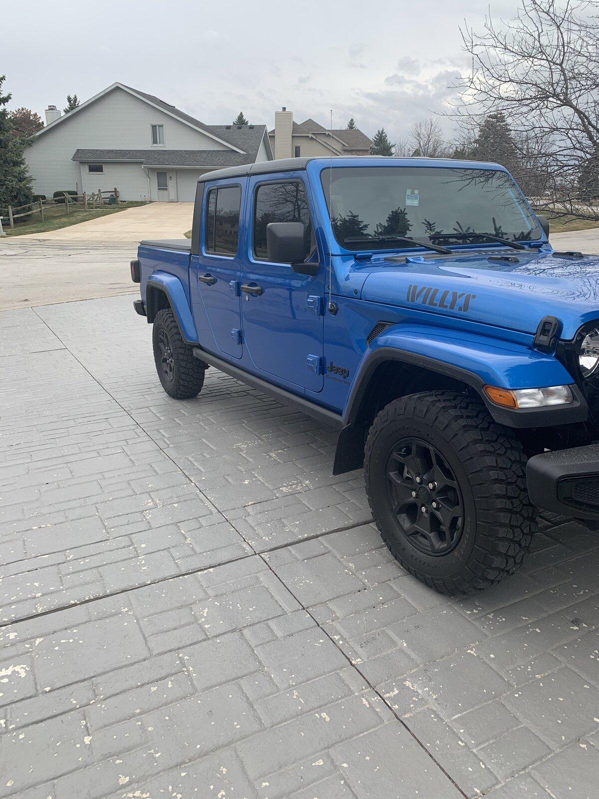 Jeep Gladiator WILLYS Edition Gladiator JT Club 23CF18E8-58EB-48C9-9C1C-7330B8E724DB