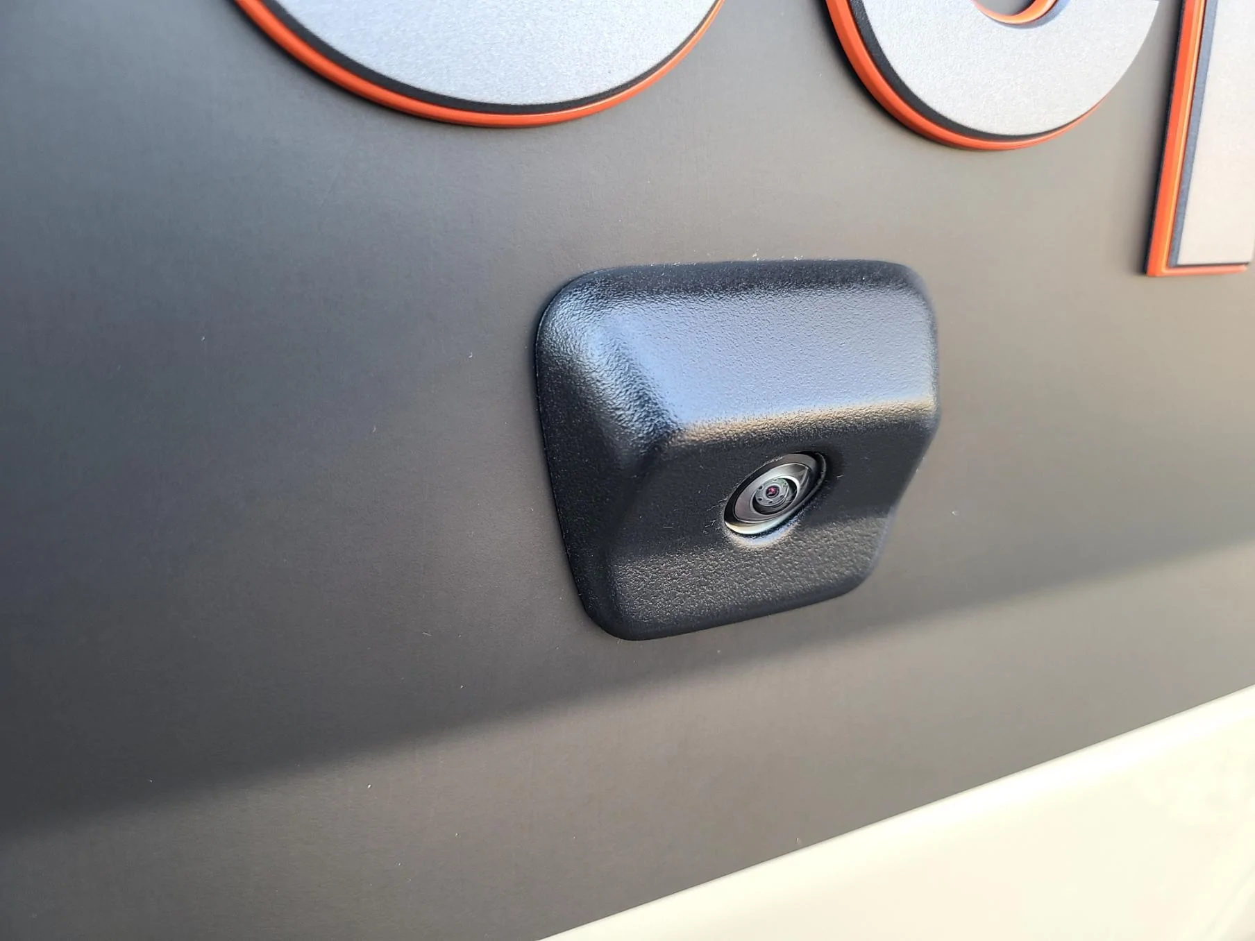 Jeep Gladiator Tailgate Camera Blackout Color Match? 20210311_121507