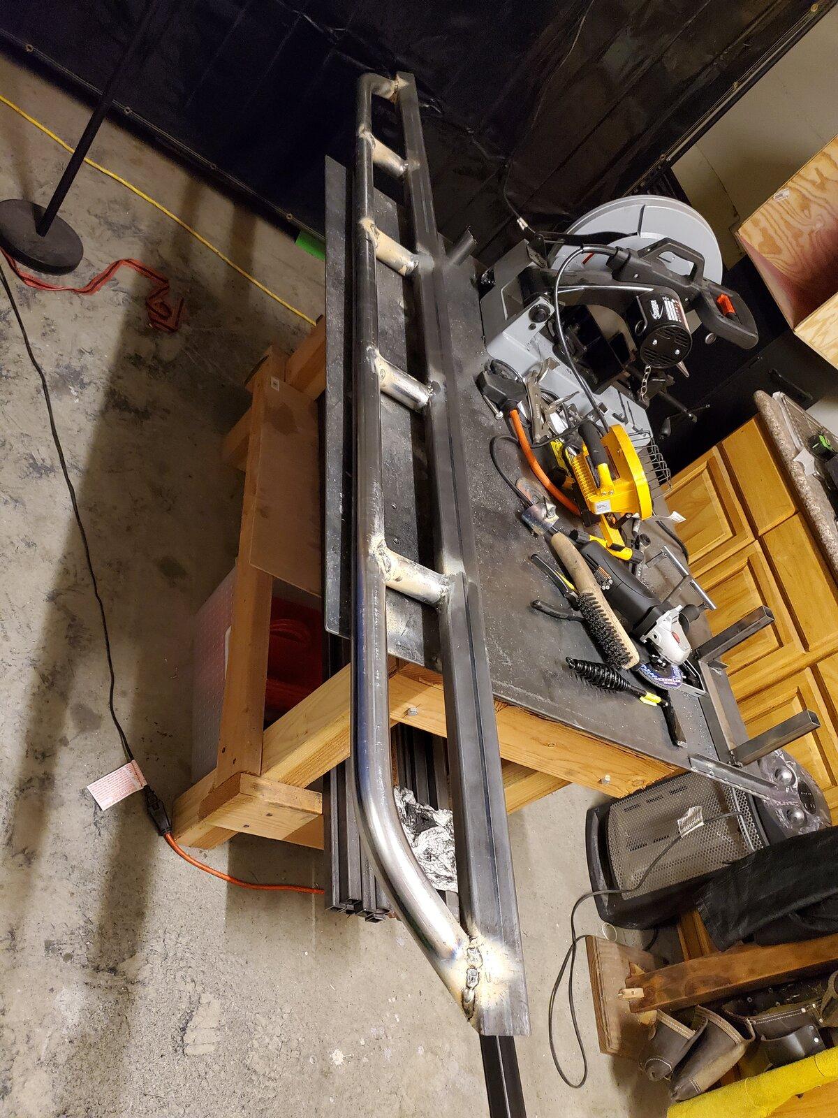 Jeep Gladiator Otter Pop slider_01