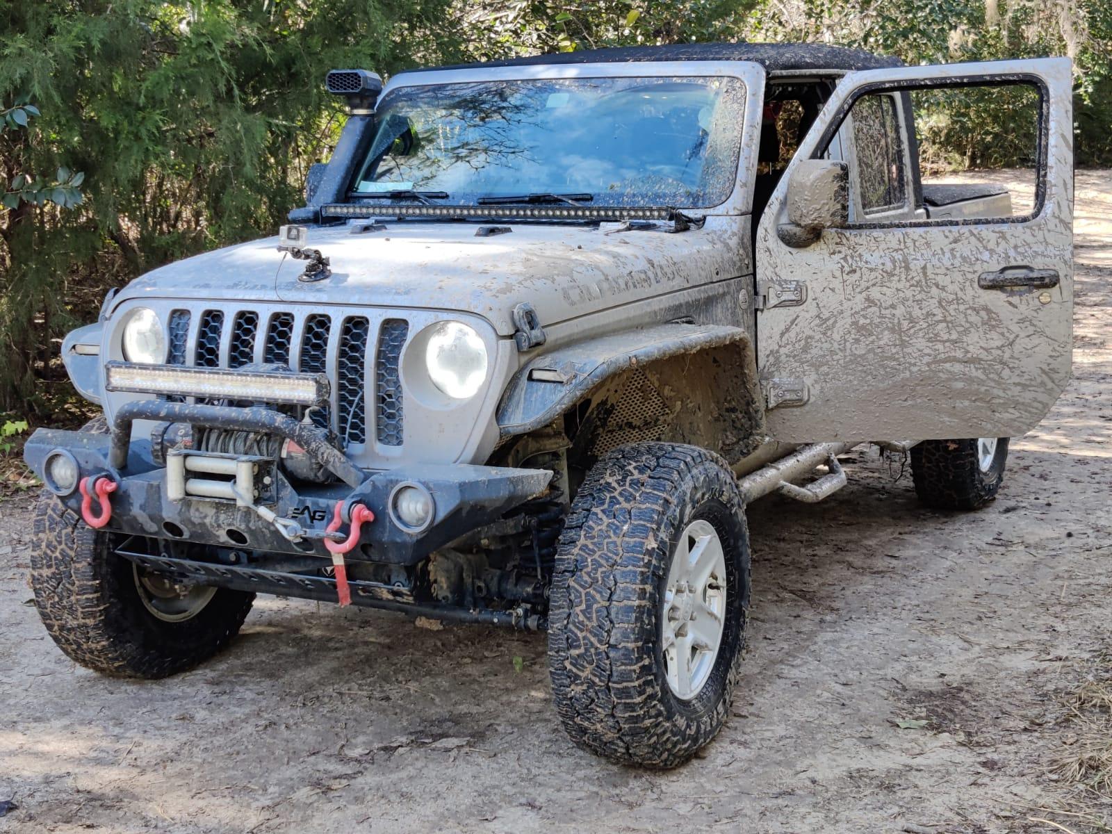 Jeep Gladiator Stock wheels with biger tires IMG-20201226-WA0023