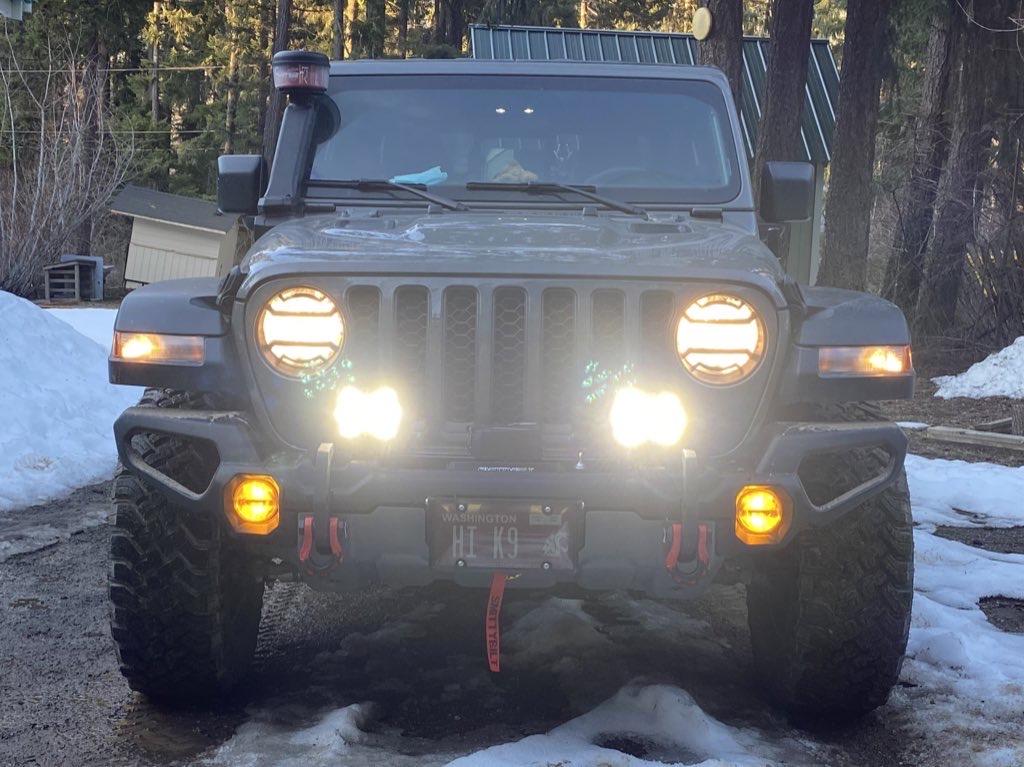 Jeep Gladiator Rubi Rhod - A 2020 Gladiator with flair for the overland-dramatic 58F60759-96FC-4AE6-B5C0-50B01F712357