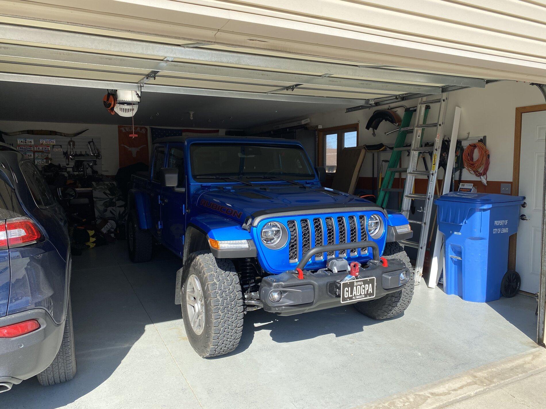 Jeep Gladiator Iowa Hydro-Blue Rubicon F97193C2-7DFD-4315-85EA-E3AE9E36AC02