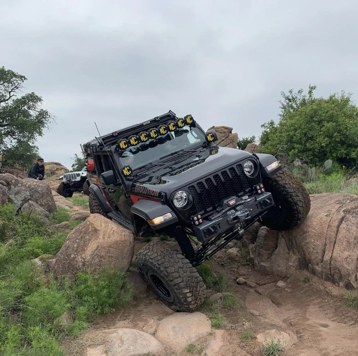 Jeep Gladiator BLACK Gladiator JT Club 0942018F-9980-4B65-9257-3206E705EE90