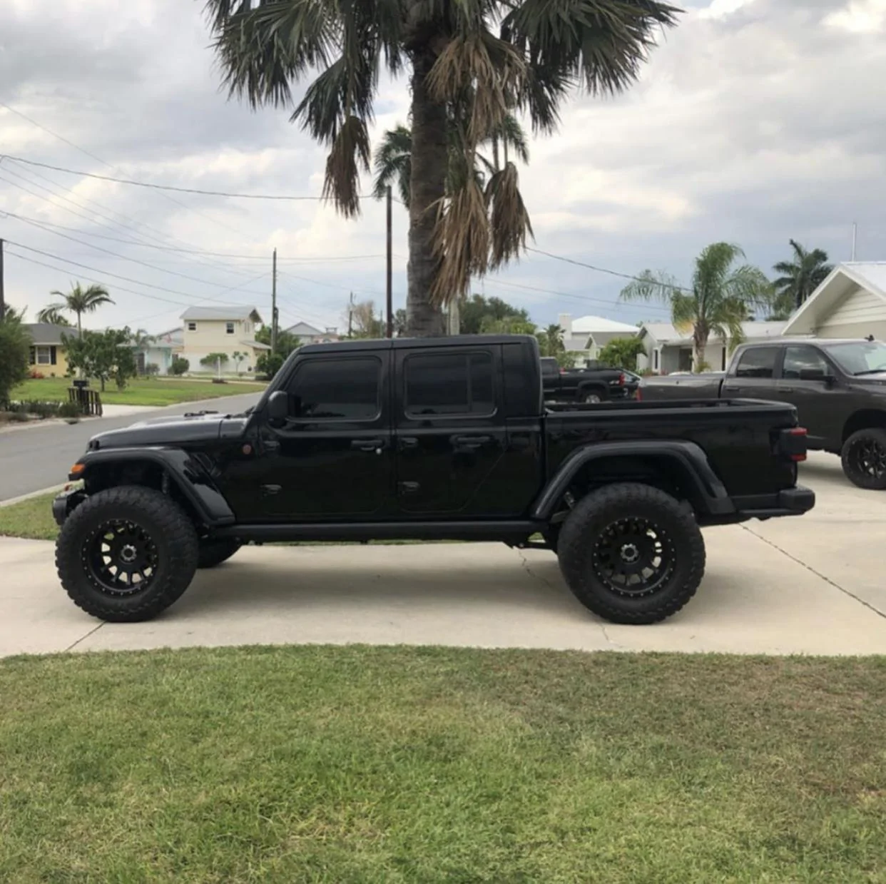 Jeep Gladiator BLACK Gladiator JT Club 65DC2039-8012-4DDF-AB28-D17B50E21F94