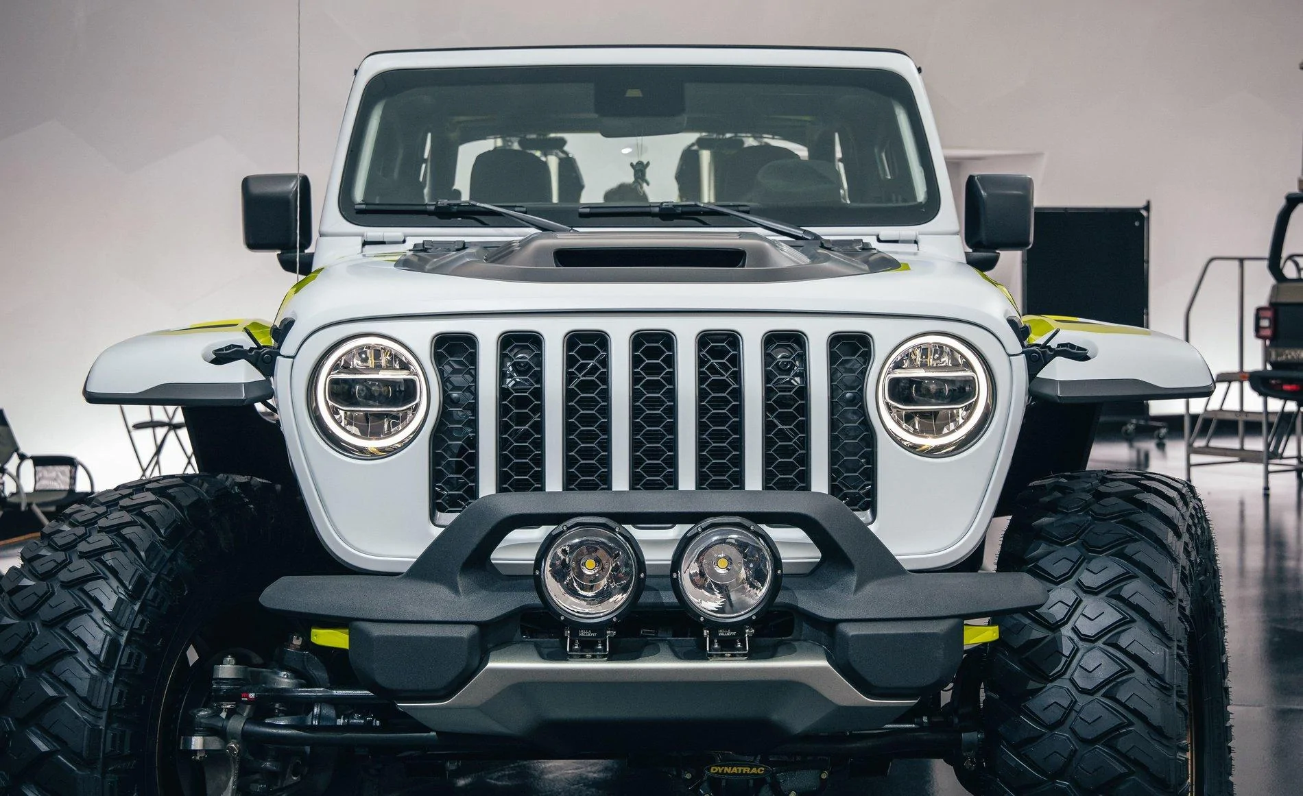 Jeep Gladiator Front Bumper Replacement B46EE1B2-6FF5-4DC1-9F42-DA27B81E4CAE