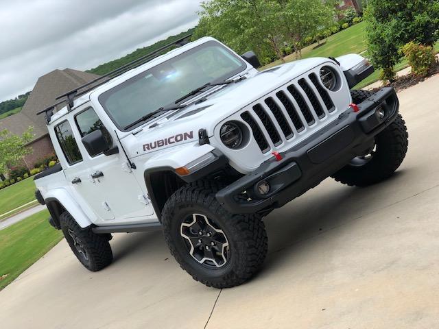 Jeep Gladiator BRIGHT WHITE Gladiator JT Club Best Pic w Rack 2