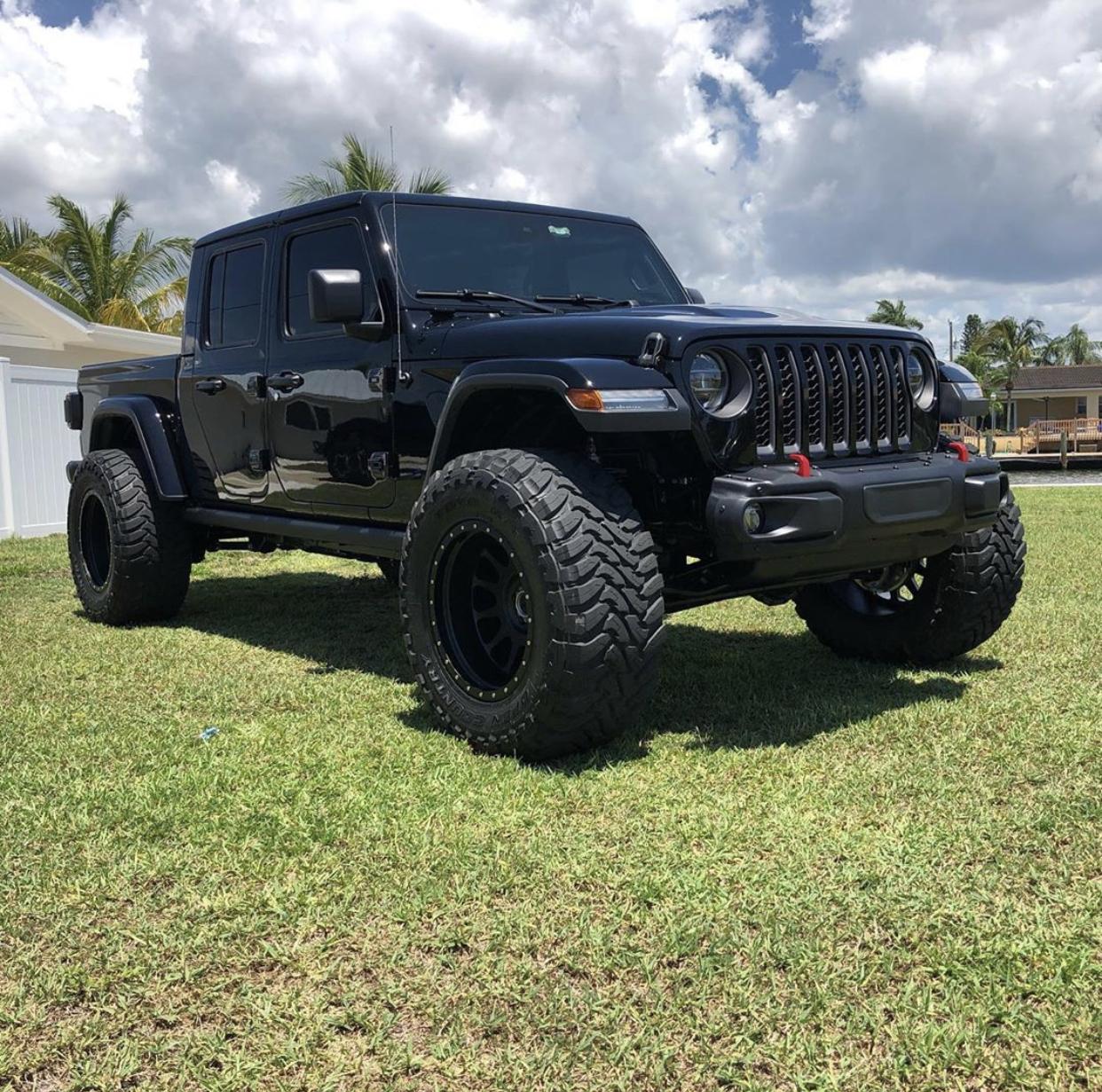 Jeep Gladiator BLACK Gladiator JT Club 3E2BCD61-4791-4554-BC40-5AAECCAE3DAA