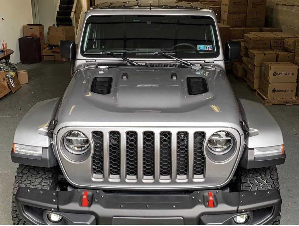 Jeep Gladiator BILLET SILVER Gladiator JT Club 0E01AA88-8376-4DB7-BD16-541F63B92C14