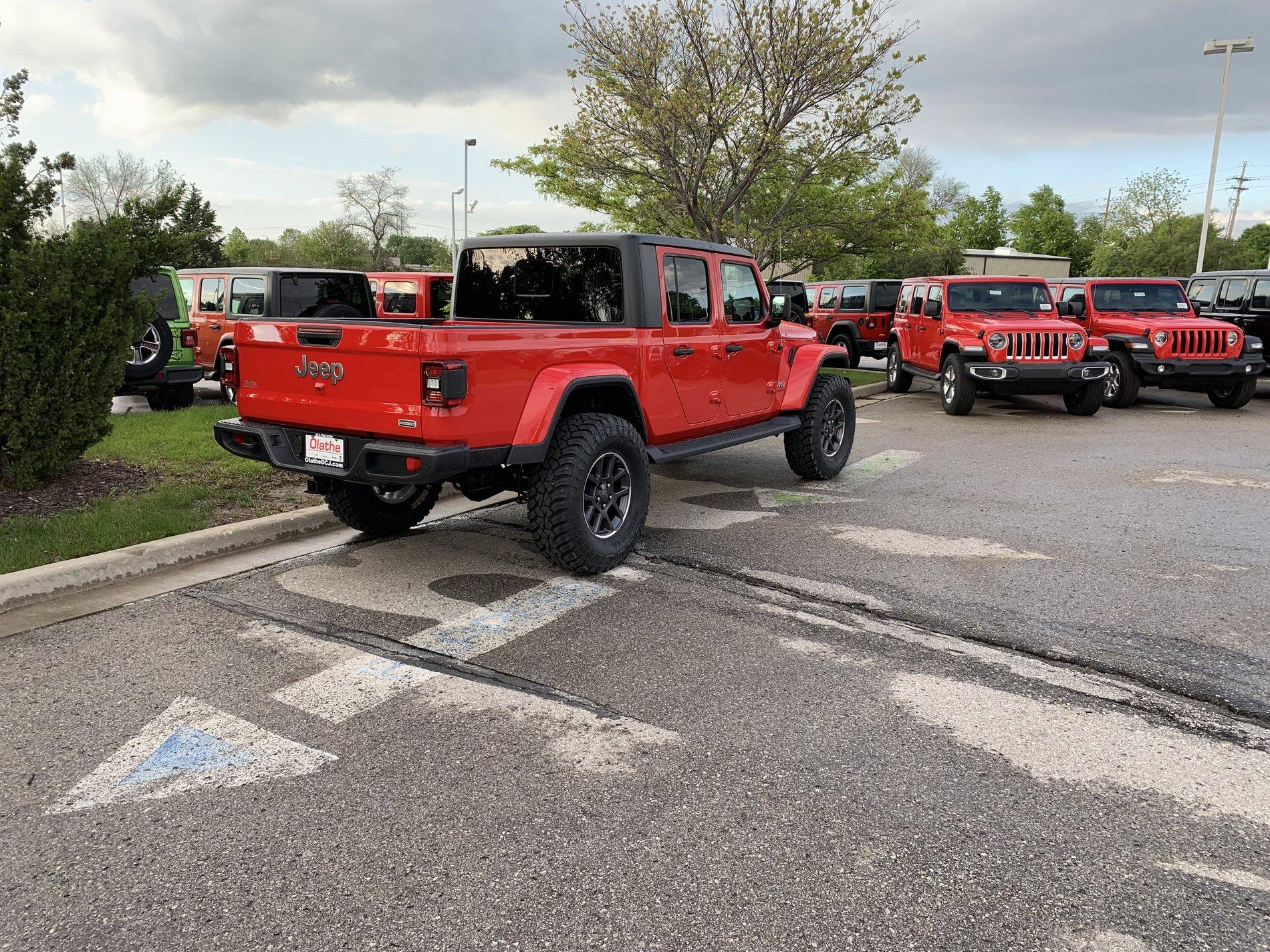 Jeep Gladiator HELP!!! I'm so confused...POLL!!! 49C67AF1-DE0C-4E92-B390-0F3317E9267F