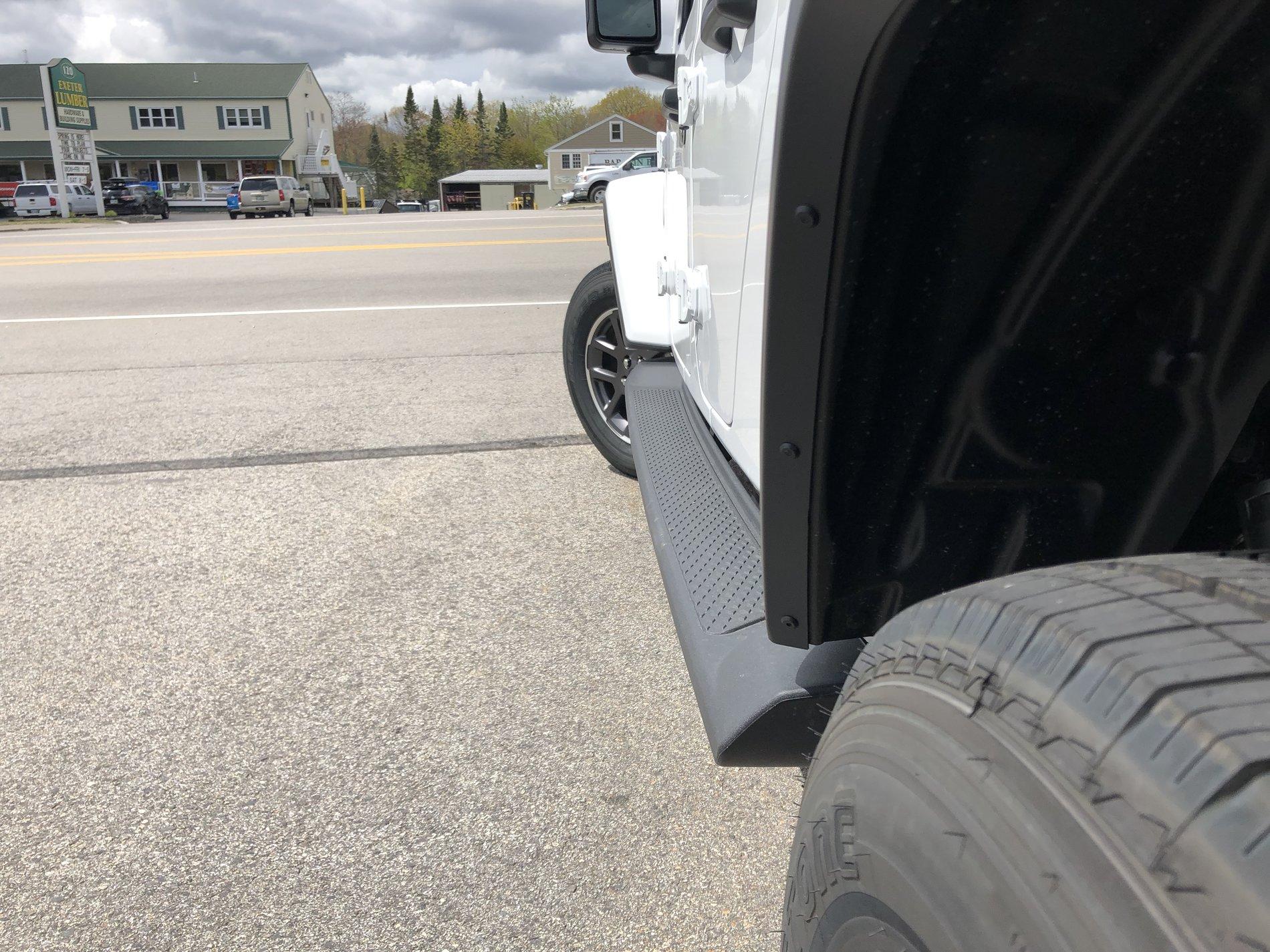 Jeep Gladiator BRIGHT WHITE Gladiator JT Club 5498738B-2E50-40CA-97E5-081514F6038E