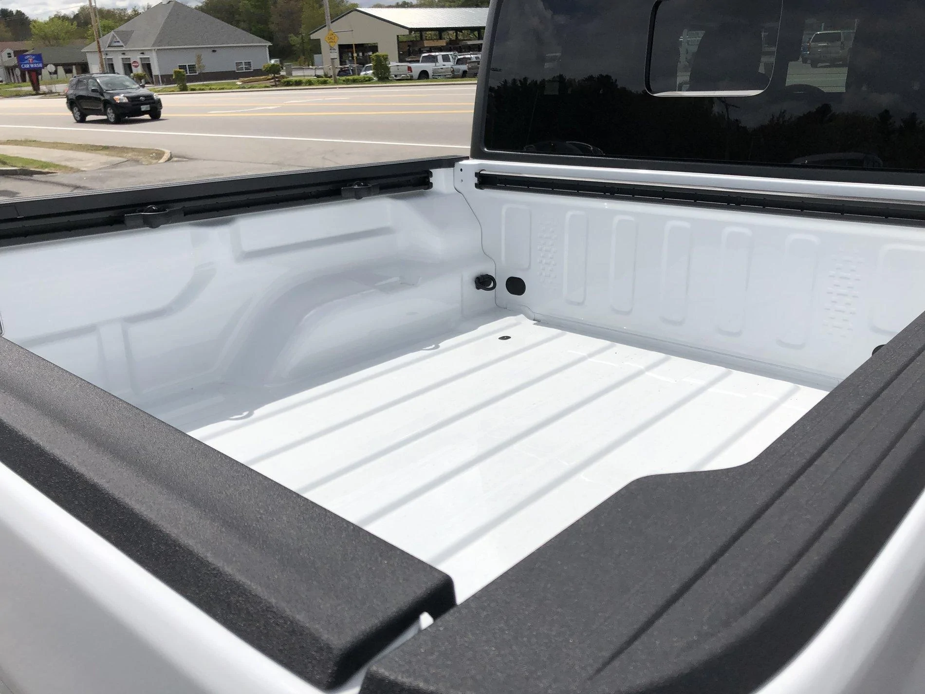 Jeep Gladiator BRIGHT WHITE Gladiator JT Club 80BE150D-6A58-4315-9422-EAAD3C59213E