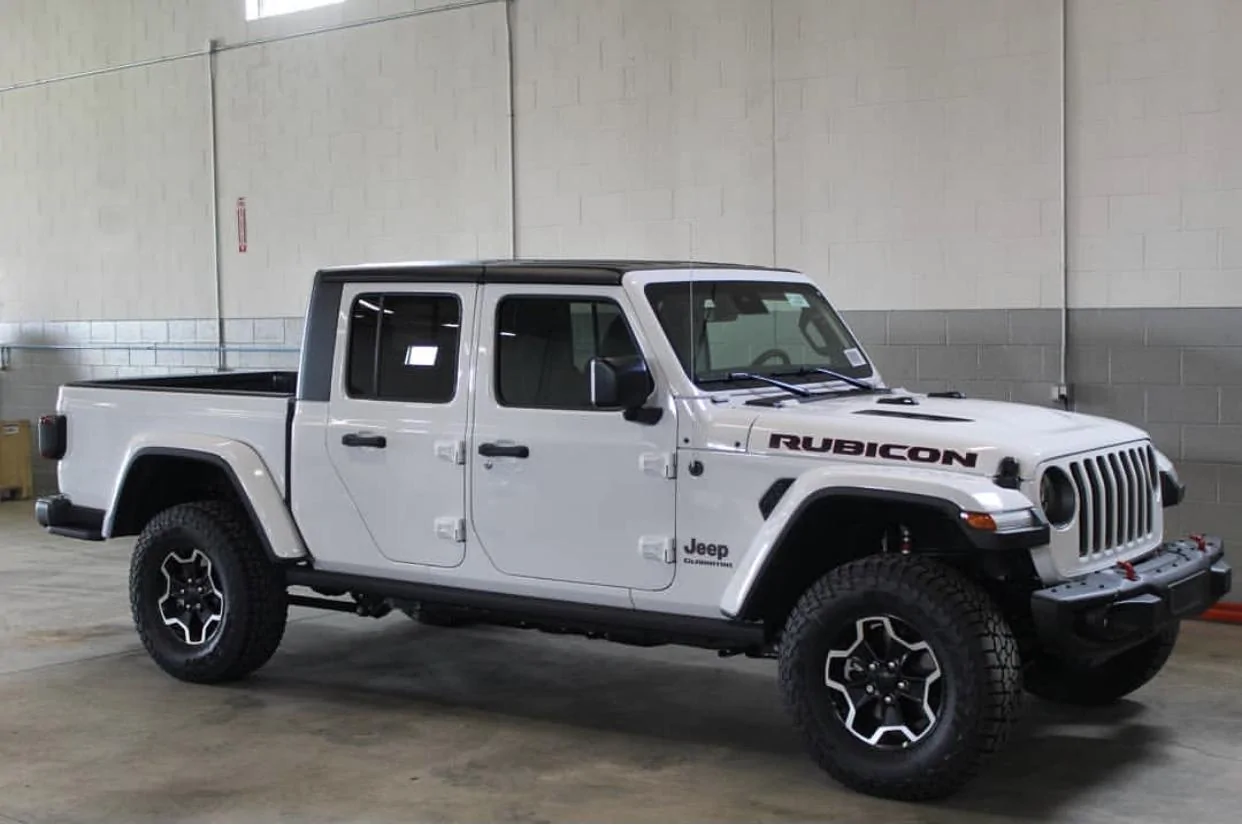 Jeep Gladiator BRIGHT WHITE Gladiator JT Club BBB697E5-01B5-49E5-90AB-81B6AAC0C5A4