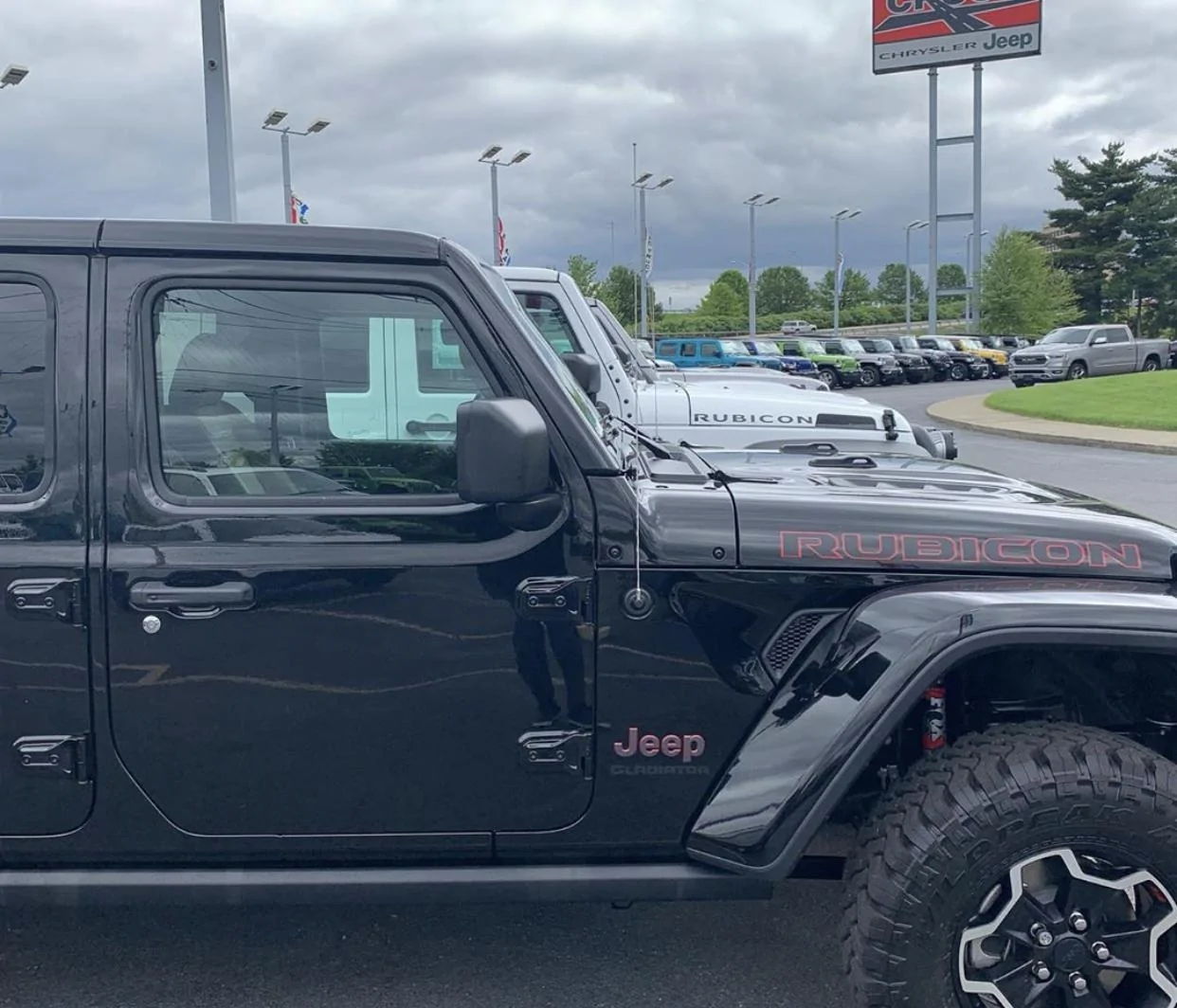 Jeep Gladiator BLACK Gladiator JT Club CC735B7B-25FD-4530-9570-2DA22917ADD0
