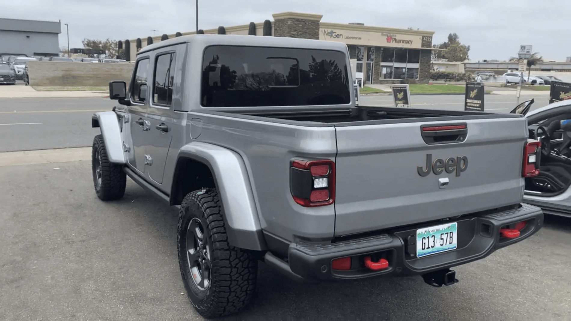 Jeep Gladiator BILLET SILVER Gladiator JT Club 318AADD7-72B5-4533-8AD2-0CA39F861B06