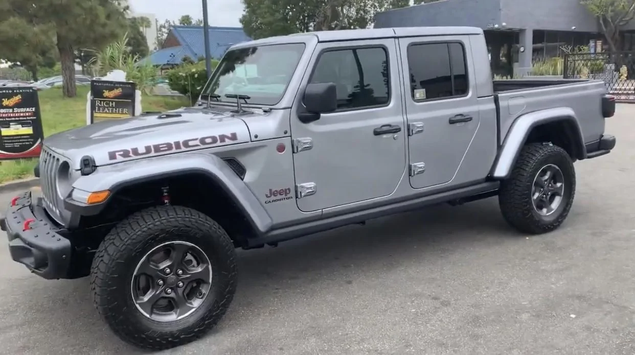 Jeep Gladiator Is there a reason none of the Gladiators I see at dealers don't have the front trail camera option? 290F9DA7-33FE-4210-9A0A-FE8265037432
