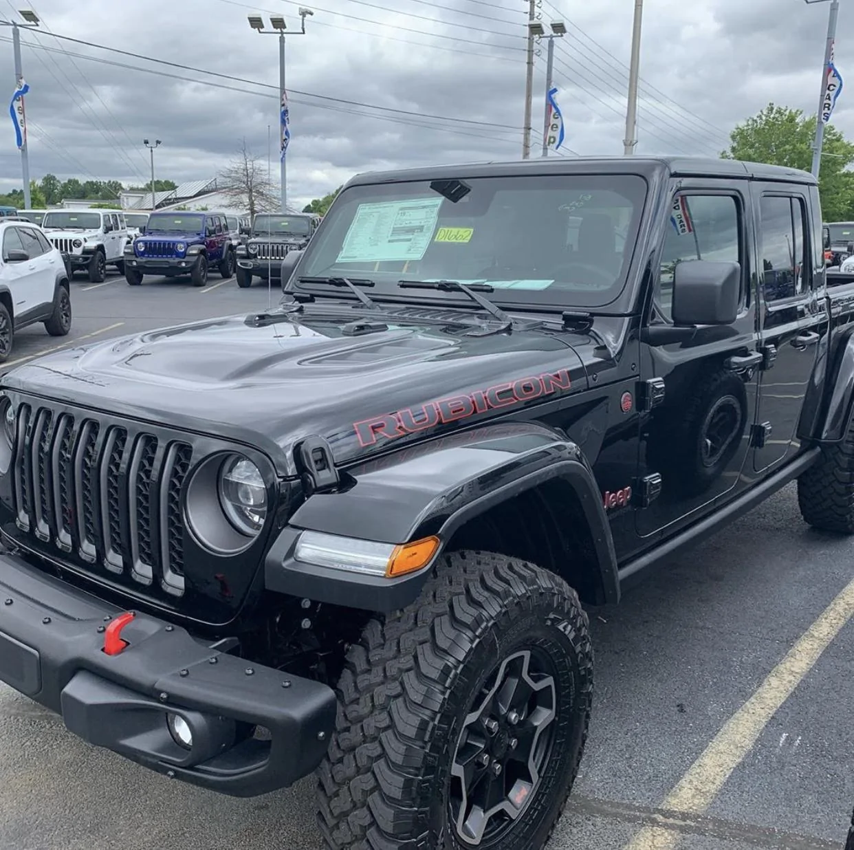 Jeep Gladiator BLACK Gladiator JT Club C08BF384-421F-42D5-9F3E-184F8A2849EE