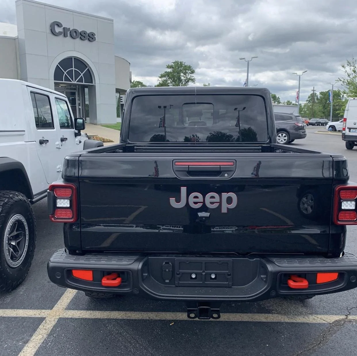 Jeep Gladiator BLACK Gladiator JT Club 22C78F56-356C-45E9-BA94-B74FF2226638