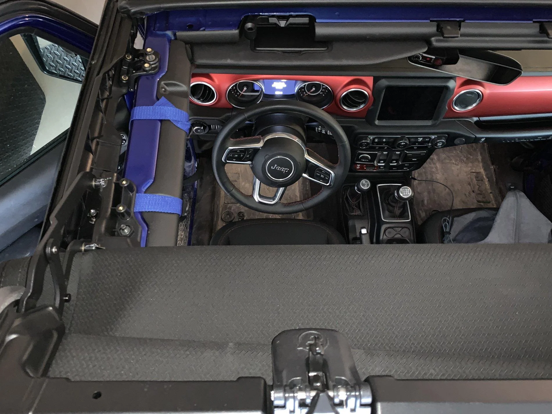 Jeep Gladiator Interior shots? 13F3DABD-934D-403E-848F-7B5ADA6FD896