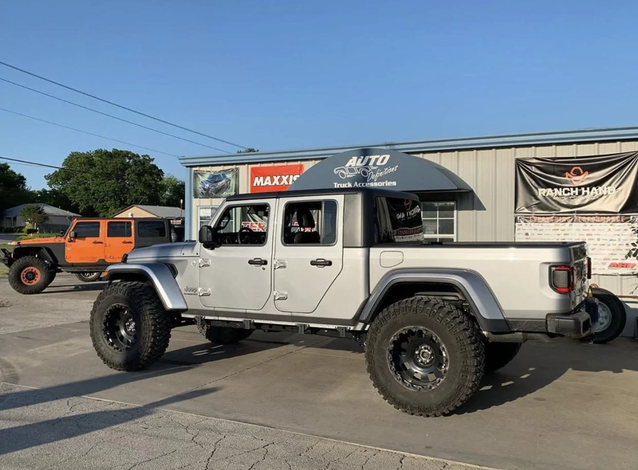 Jeep Gladiator Gladiators on Mopar 2" Lift Kit 00ED3D53-8376-49ED-8A57-EAE38DF491F9