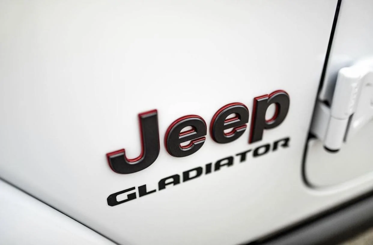 Jeep Gladiator BRIGHT WHITE Gladiator JT Club E53F2E43-CEC4-467F-97F0-49D764625463