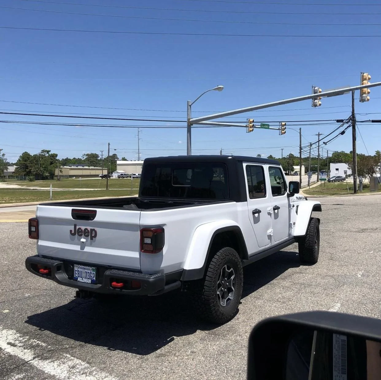 Jeep Gladiator BRIGHT WHITE Gladiator JT Club A7A003C8-A560-42A9-BD5C-442DA2BE3C4C