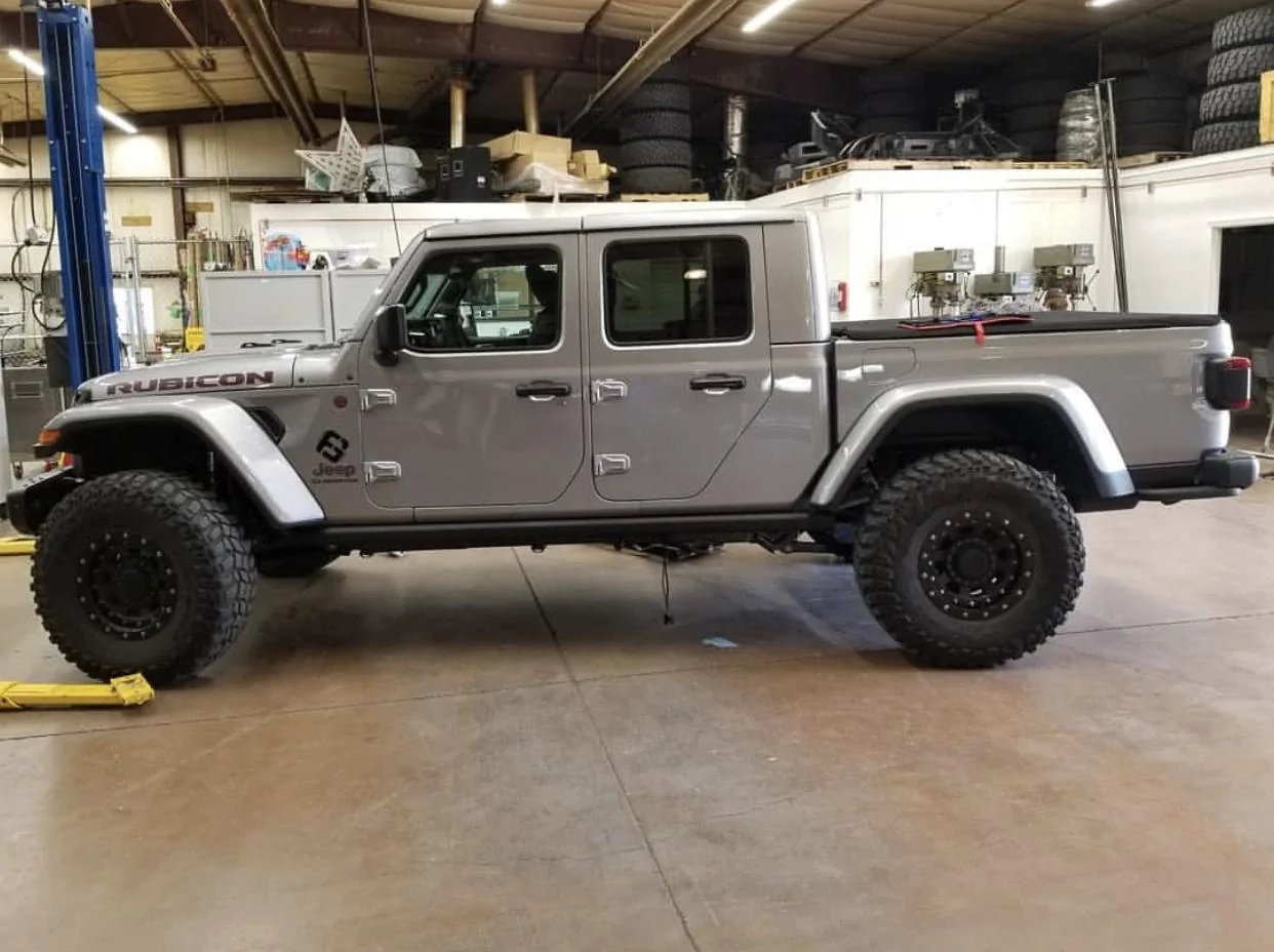 Jeep Gladiator Gladiator Lift Kits CBD0511A-0B93-4B33-8CFF-8F7448507E4E