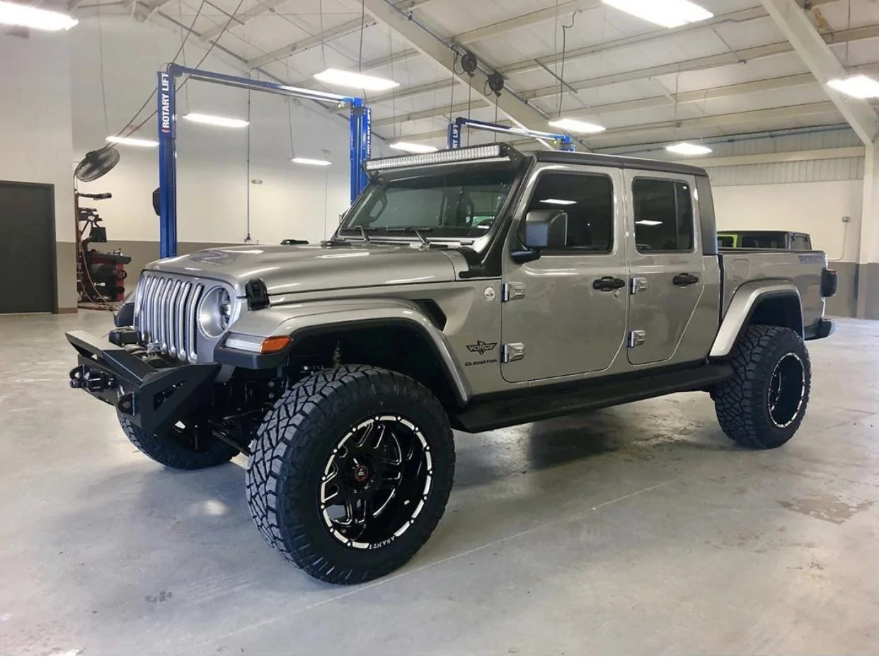 Jeep Gladiator BILLET SILVER Gladiator JT Club 7841CEBB-ED05-41E3-B04D-9E892C911FEA