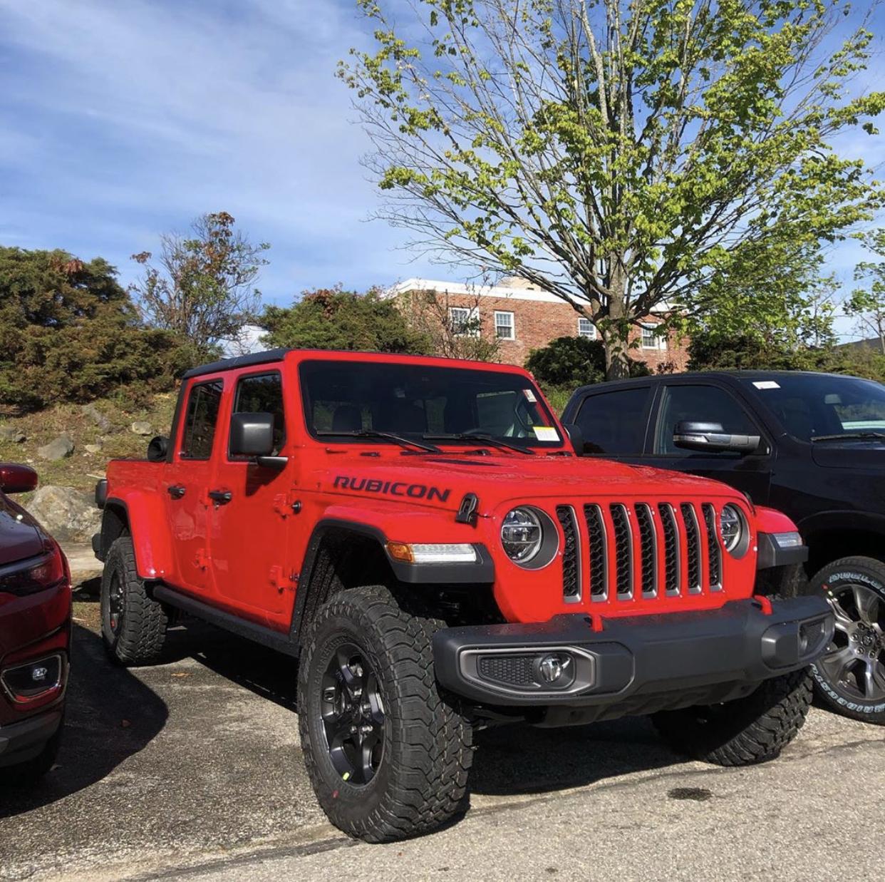 Jeep Gladiator FIRECRACKER RED Gladiator JT Club 3554117B-C4B6-4B48-A0A6-CC6C080DB93C