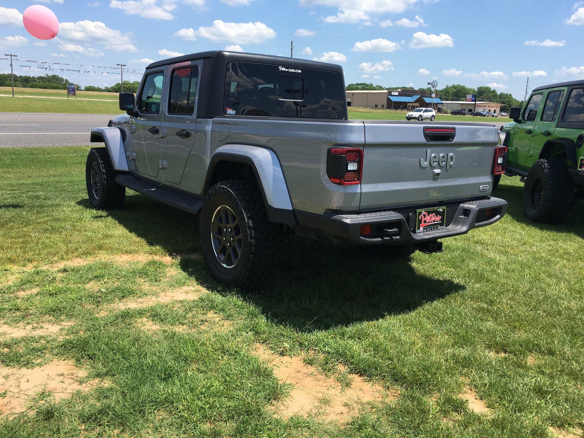 Jeep Gladiator Rough Country Gladiator 2.5in Front lift kit 0046300C-F26B-4654-AE96-D540EA0B73B6