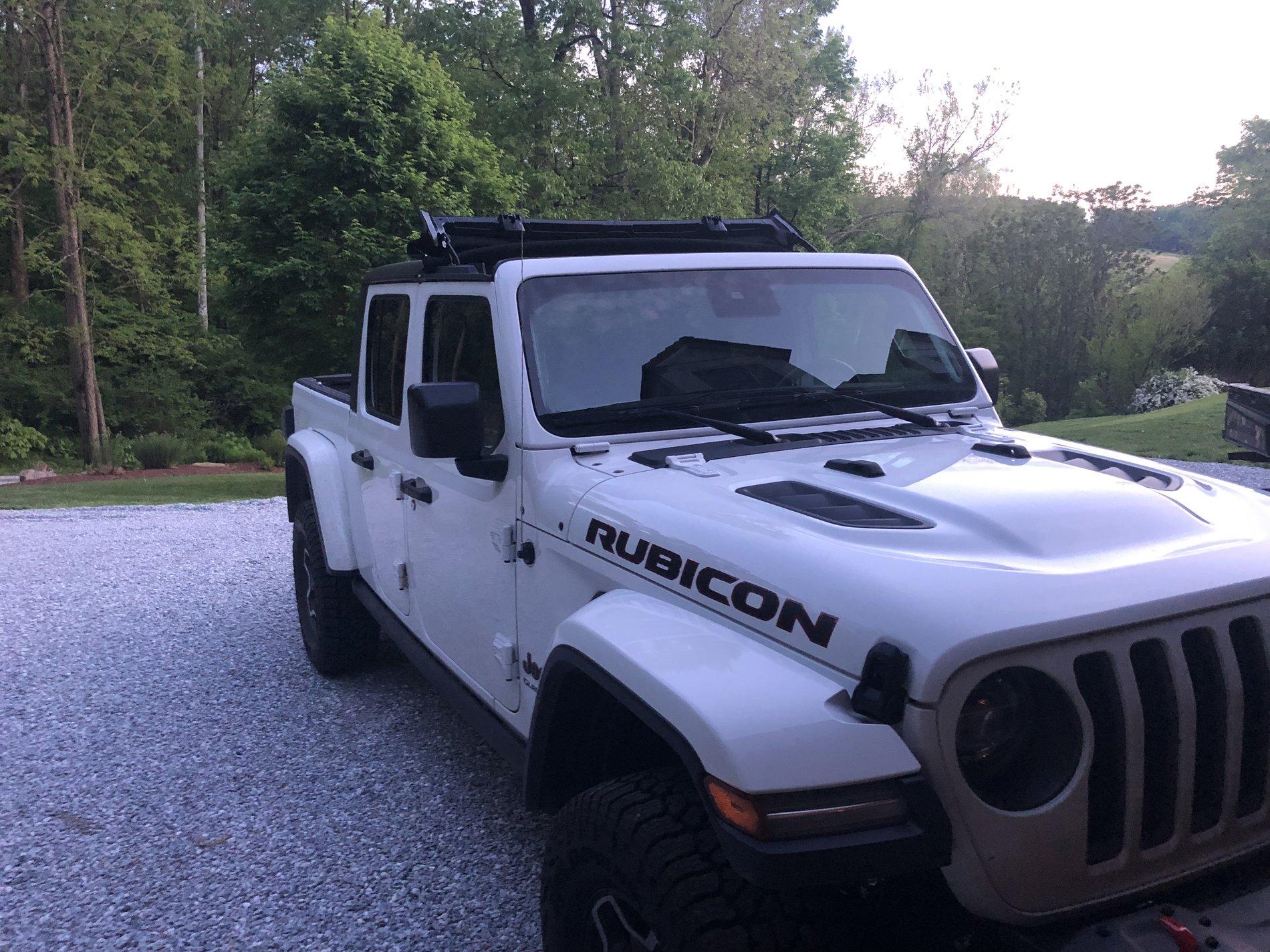 Jeep Gladiator Who has or is buying a Sunrider for Hardtop by Bestop? 4AE98535-0094-4930-AA3E-D3A0AAC6B7A6