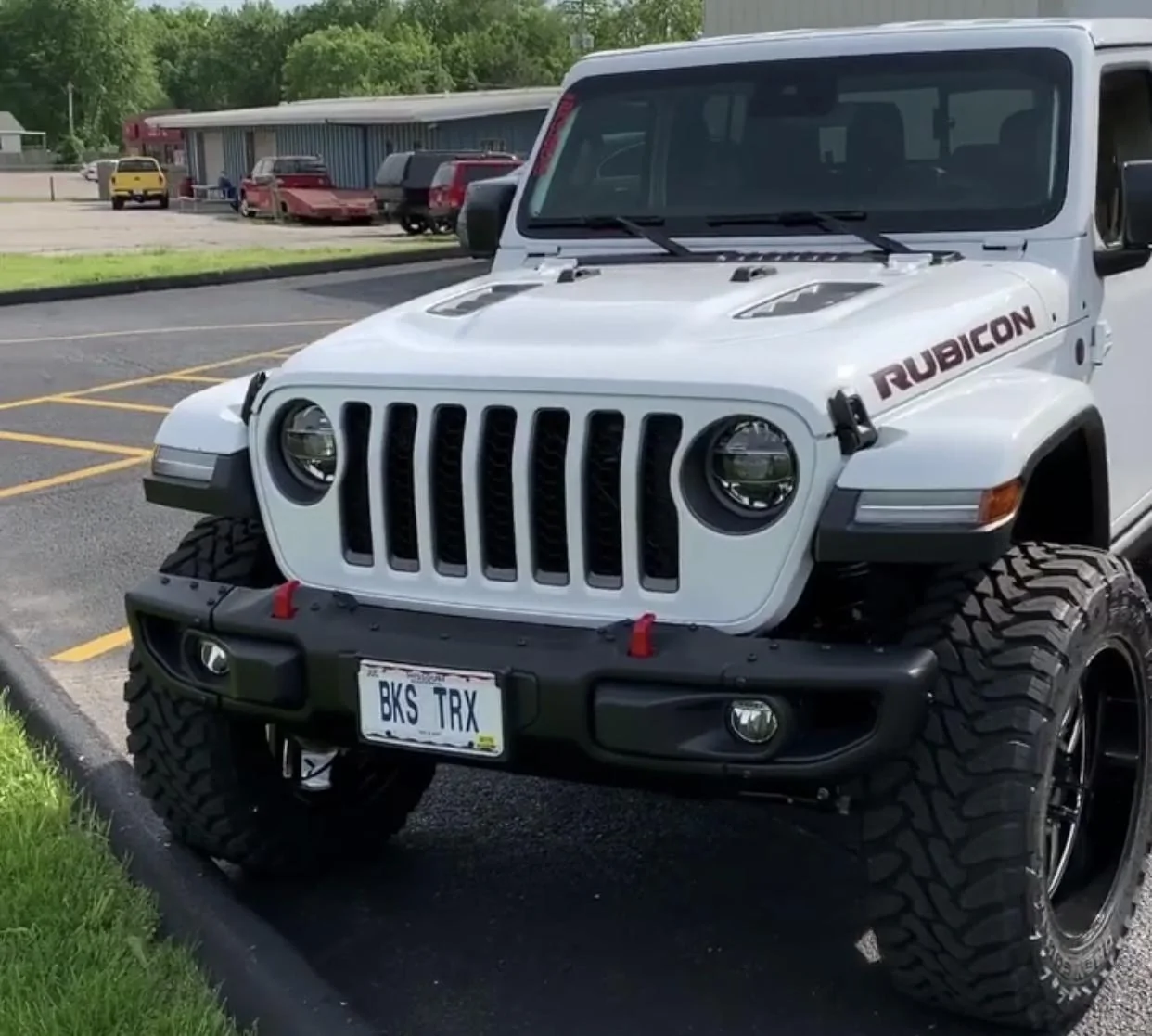 Jeep Gladiator BRIGHT WHITE Gladiator JT Club 7263ACDE-CD75-4BC2-BFC3-7D73B37B2628