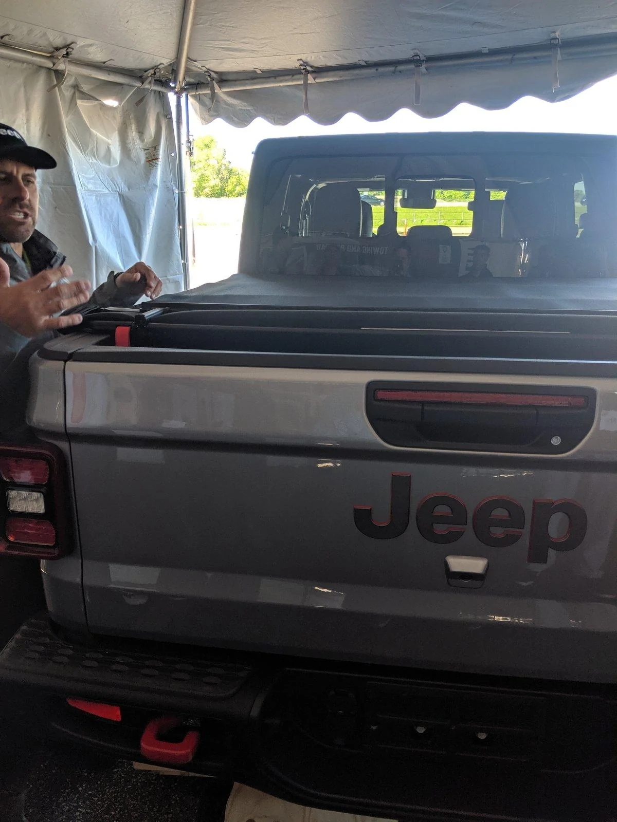 Jeep Gladiator Pics from ride and drive dealership event MVIMG_20190514_093636