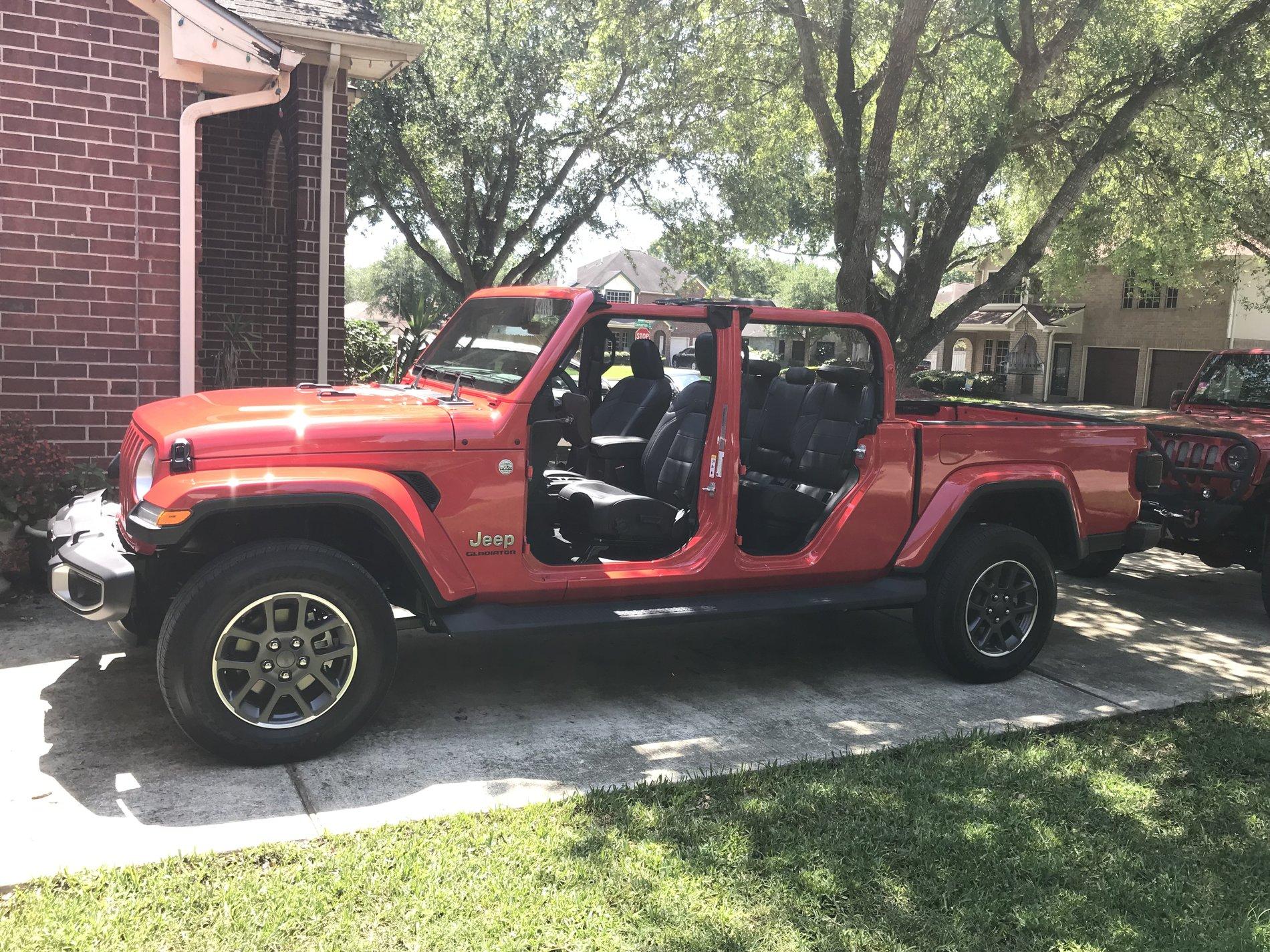 Jeep Gladiator I picked up a Overland 8C83C900-6A62-41C0-A754-A6519F0F8DBD