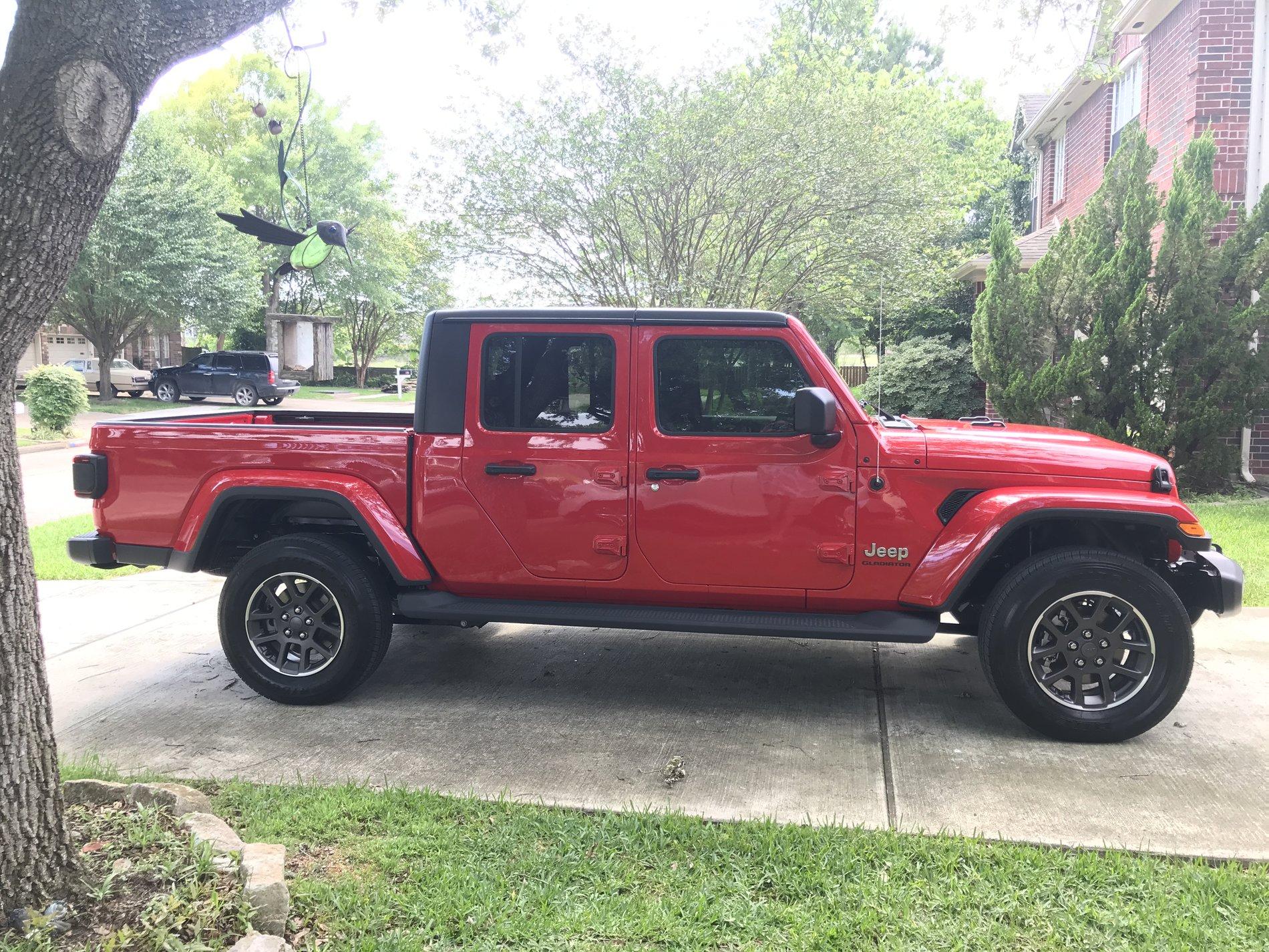 Jeep Gladiator FIRECRACKER RED Gladiator JT Club 40999D2E-8F2B-4E4C-8ABD-5D31F2791470