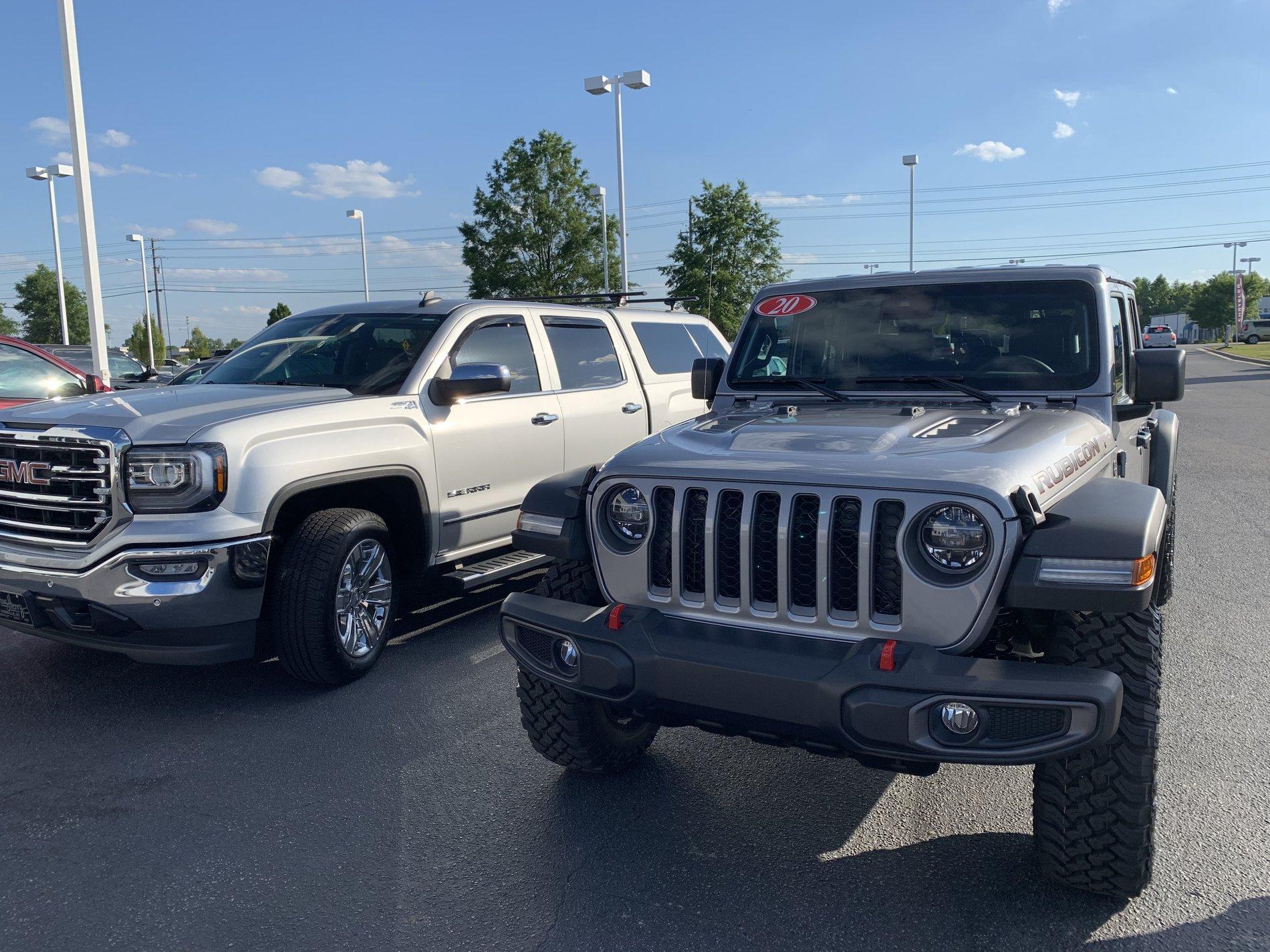 Jeep Gladiator Gladiator Rubicon Silver Billet just landed at Wilson NC B09BF92E-57AE-49CC-A2E2-EBE33954B12D