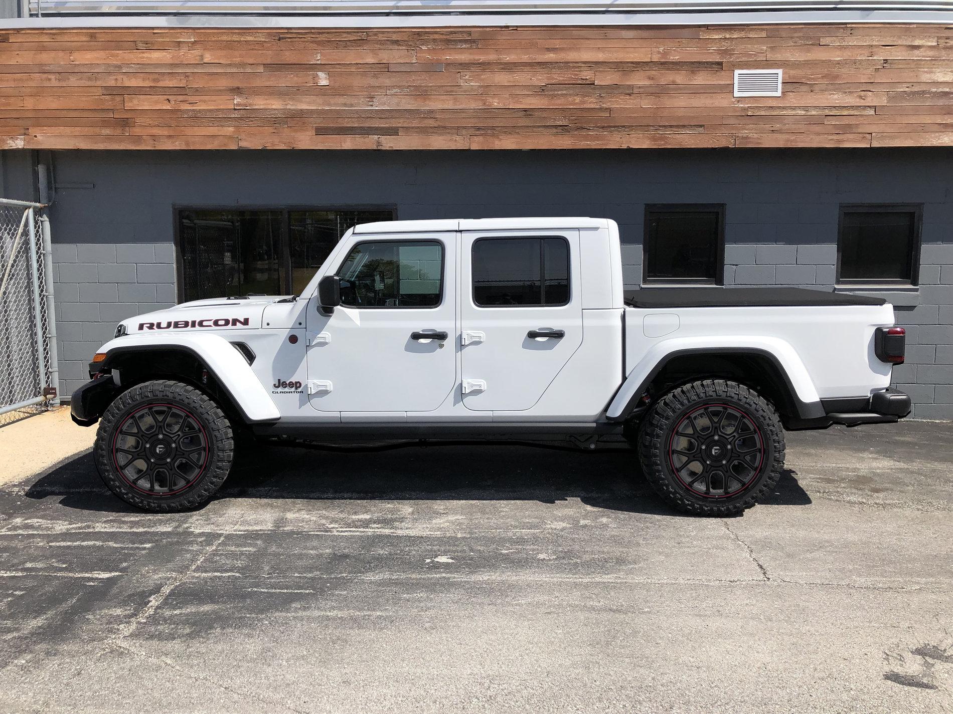 Jeep Gladiator Aftermarket grille options/fit 35in +1in Lift +Redline
