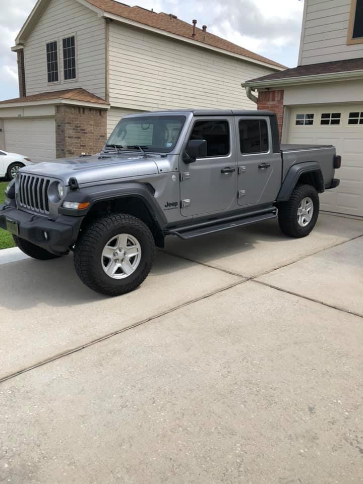 Jeep Gladiator Step Bar/Nerf Bar/Running Boards? 34FB76E3-93D4-41B3-8AC0-841966905530