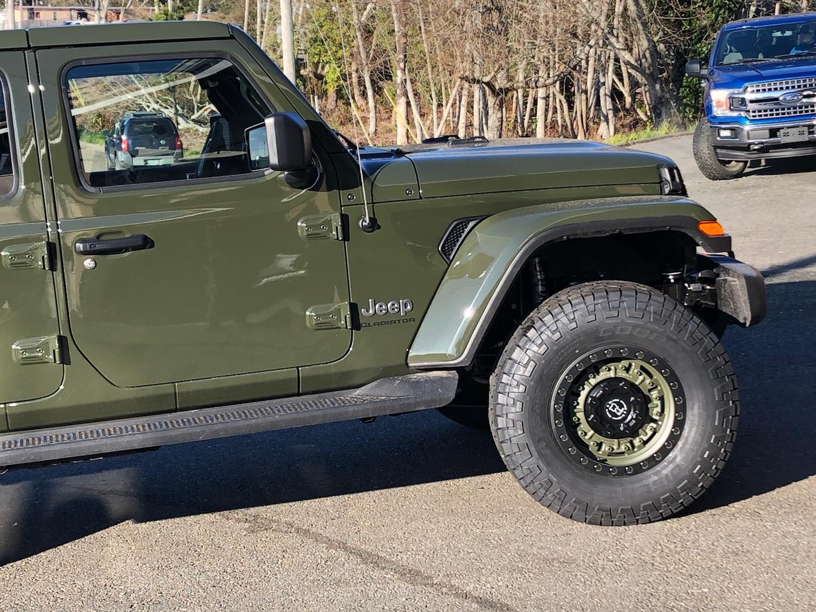 Jeep Gladiator Jeep worthy 35's that are quiet on Hwy OTR2