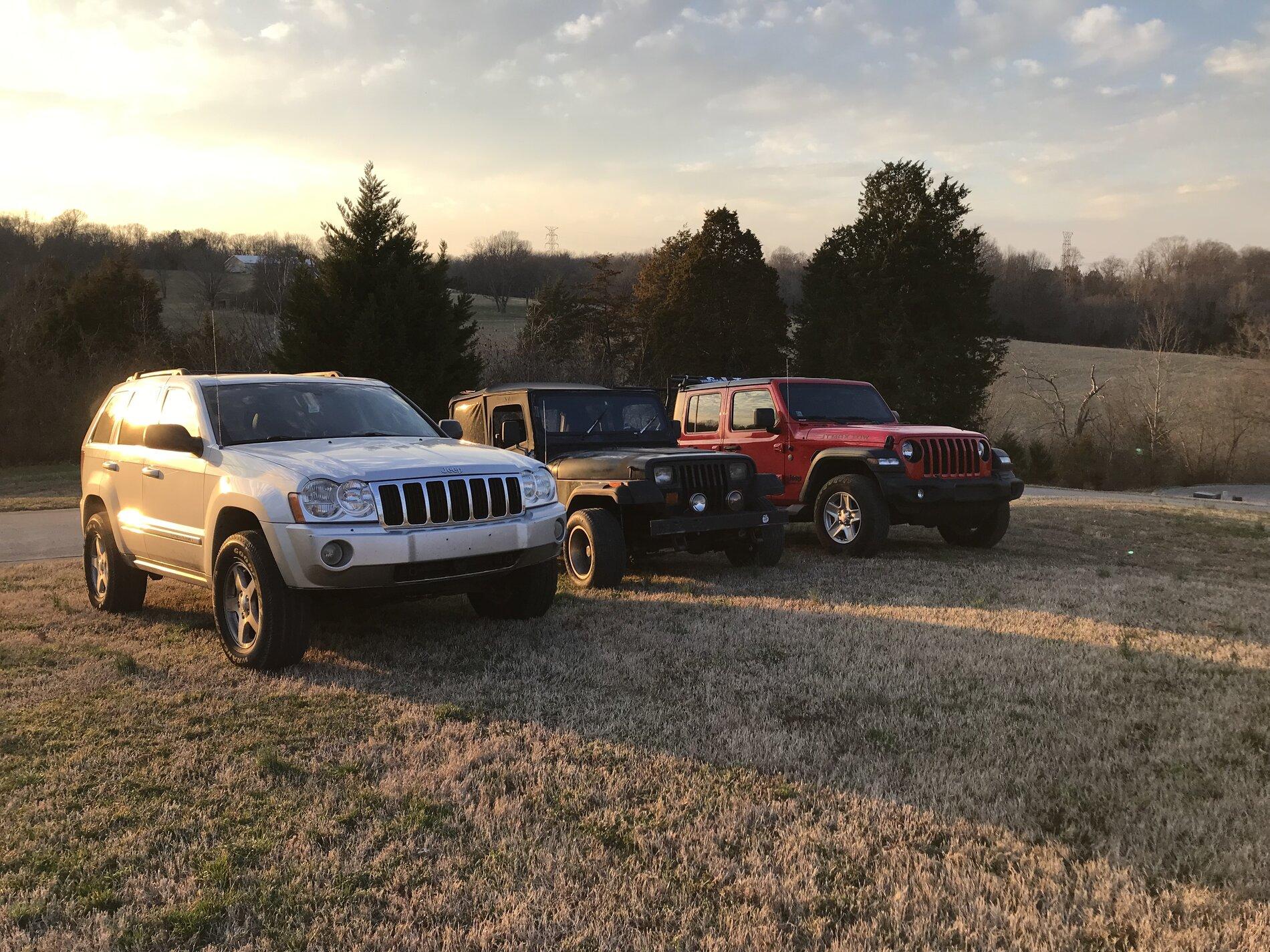 Jeep Gladiator Jeeps Parking Next To Jeeps 7A741CF7-D134-4D69-90B5-4D884E656345