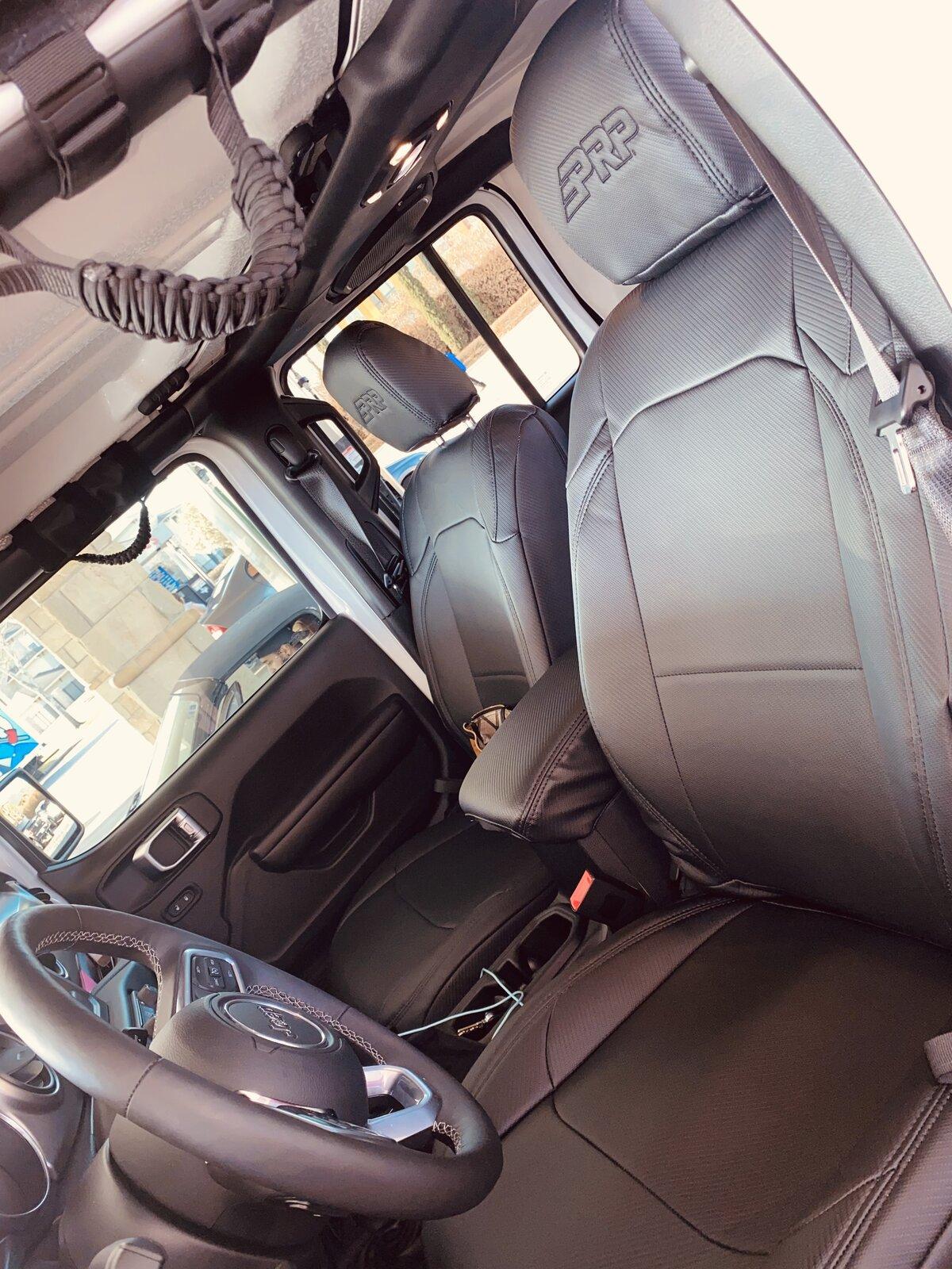 Jeep Gladiator Best floor mats & seat covers 95267668-0780-4623-9607-90B654AFCC53
