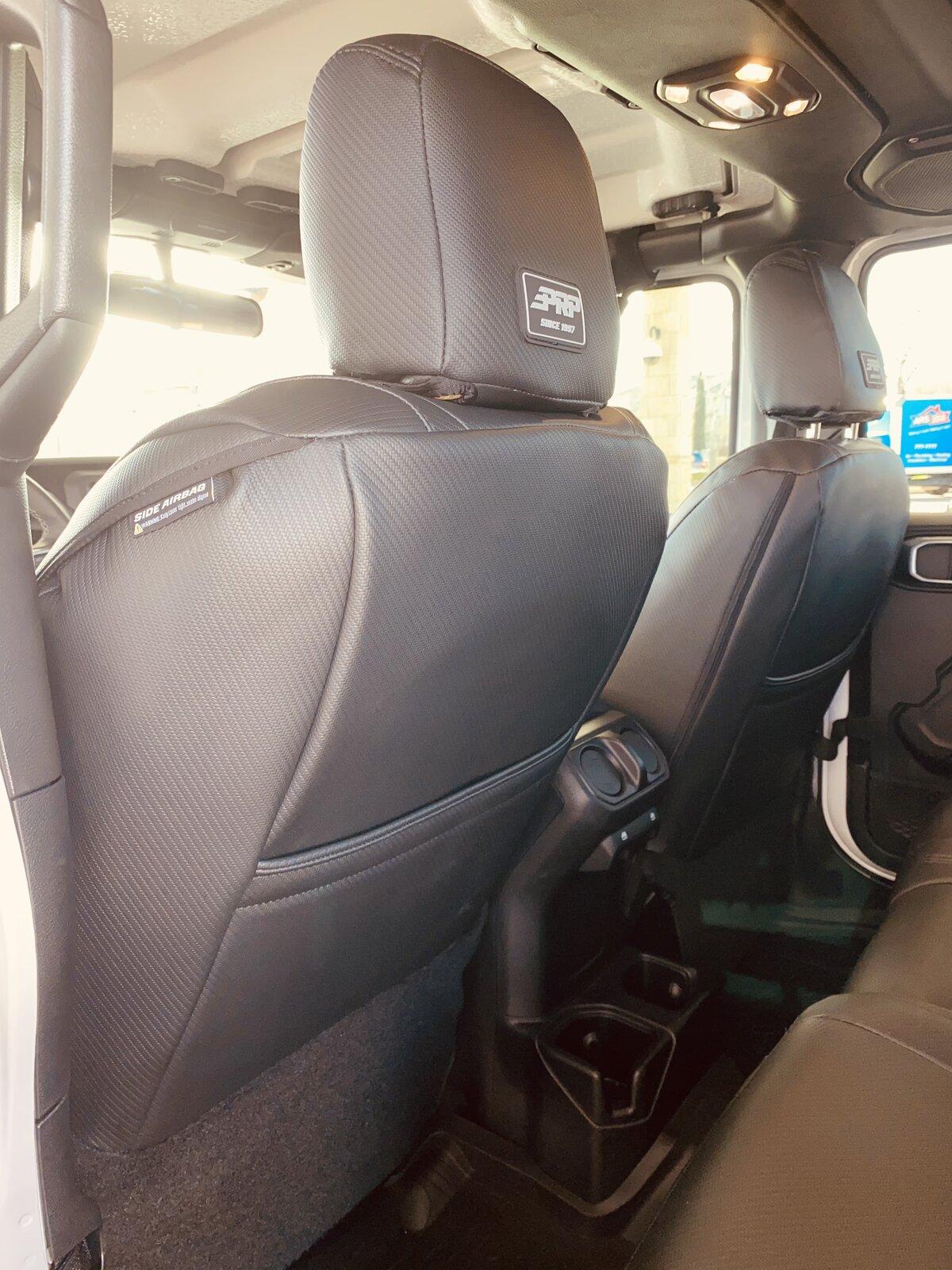 Jeep Gladiator Best floor mats & seat covers 052690B8-012D-4C5D-894F-8E37D08C9A8F