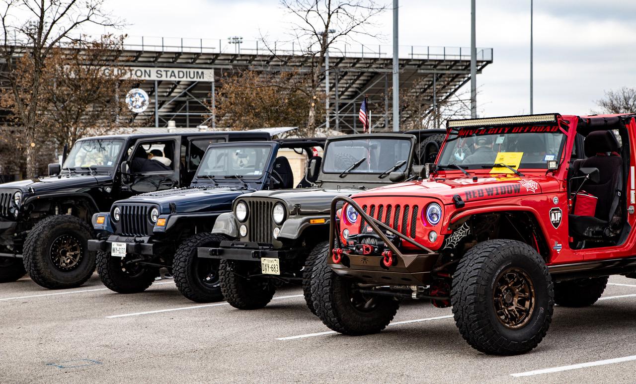 Jeep Gladiator Jeeps Parking Next To Jeeps IMG_2162