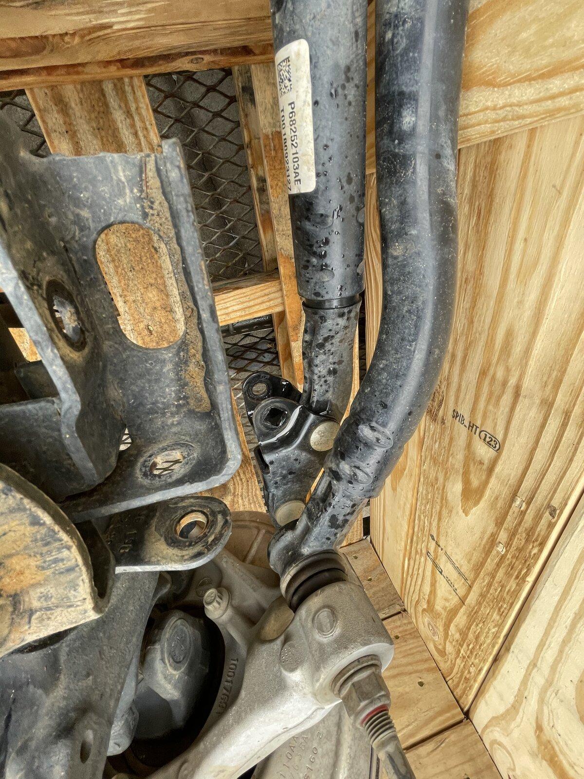 Jeep Gladiator Sport s Dana 44 axles $2500 F8B6C5B8-B1F6-4E36-B76D-6E7A48AB6EEB