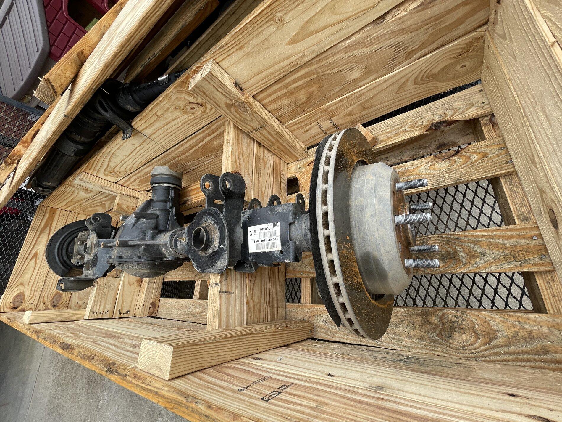 Jeep Gladiator Sport s Dana 44 axles $2500 979D4659-FF08-46C2-970A-2E119E619535